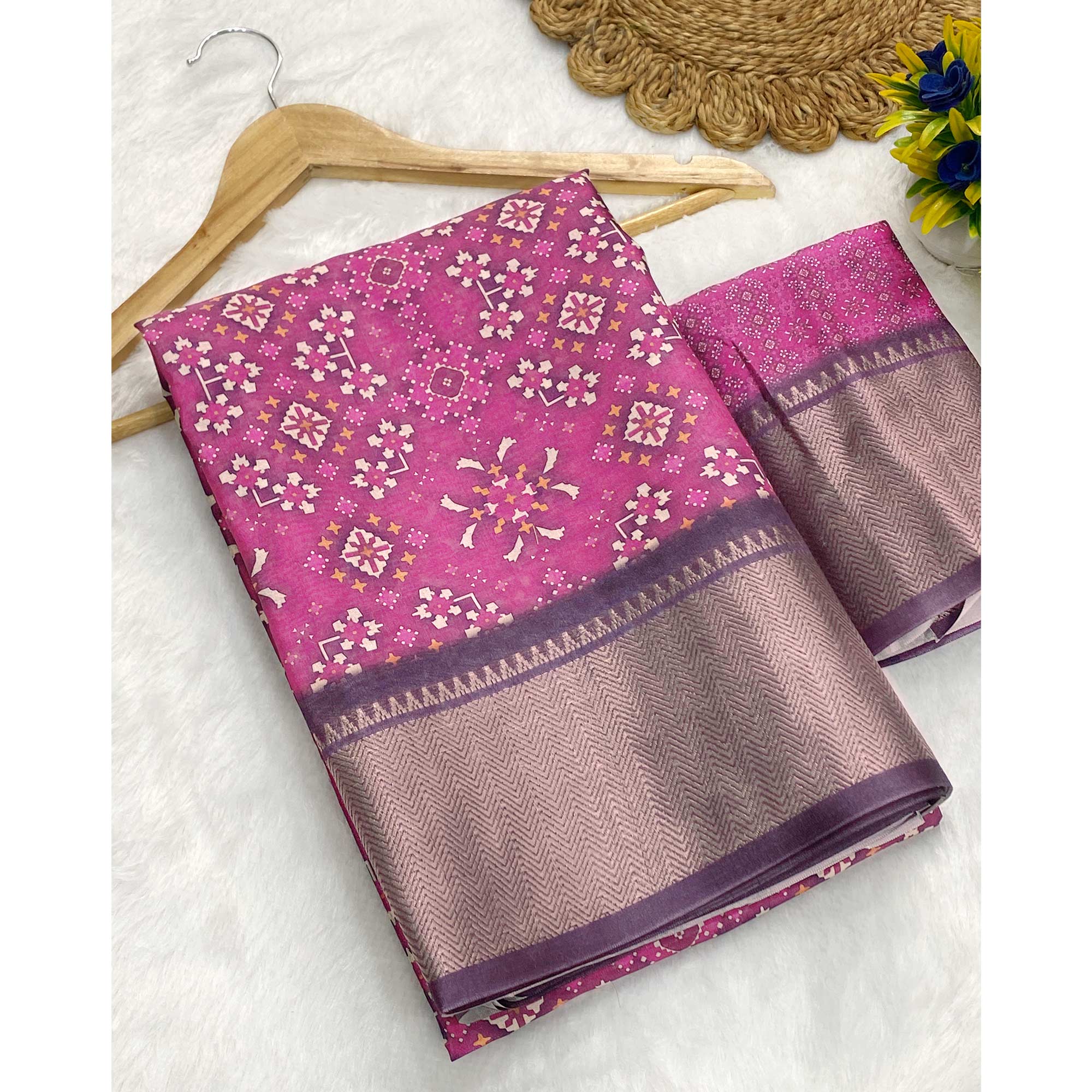 Purple Dola Silk Saree Featuring Traditional Patan Patola Print