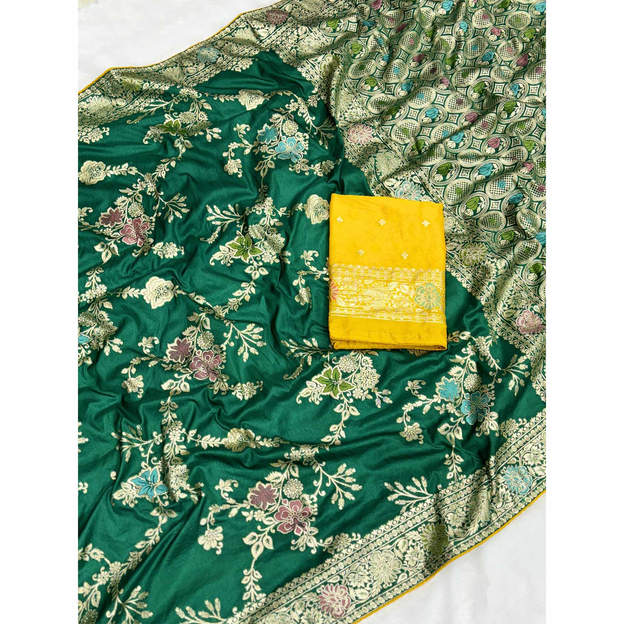 Elegant Green Dola Silk Saree with Intricate Zari Weaving for Festive Occasions