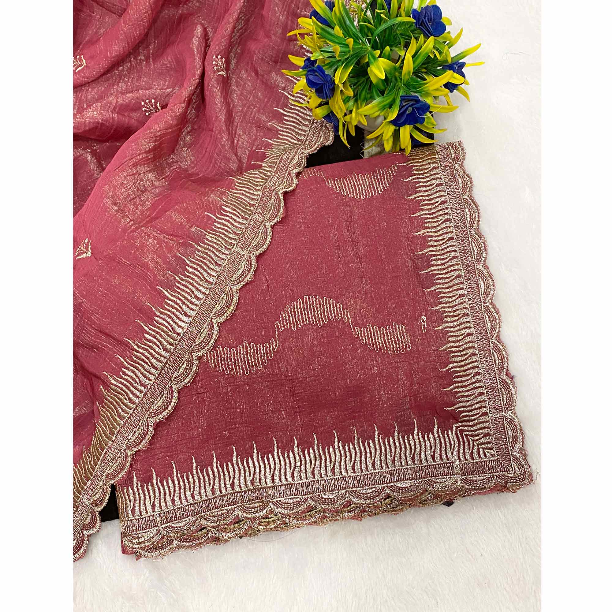 Pink Crunchy Chiffon Silk Saree Delicate Thread Motifs Ethnic Elegance