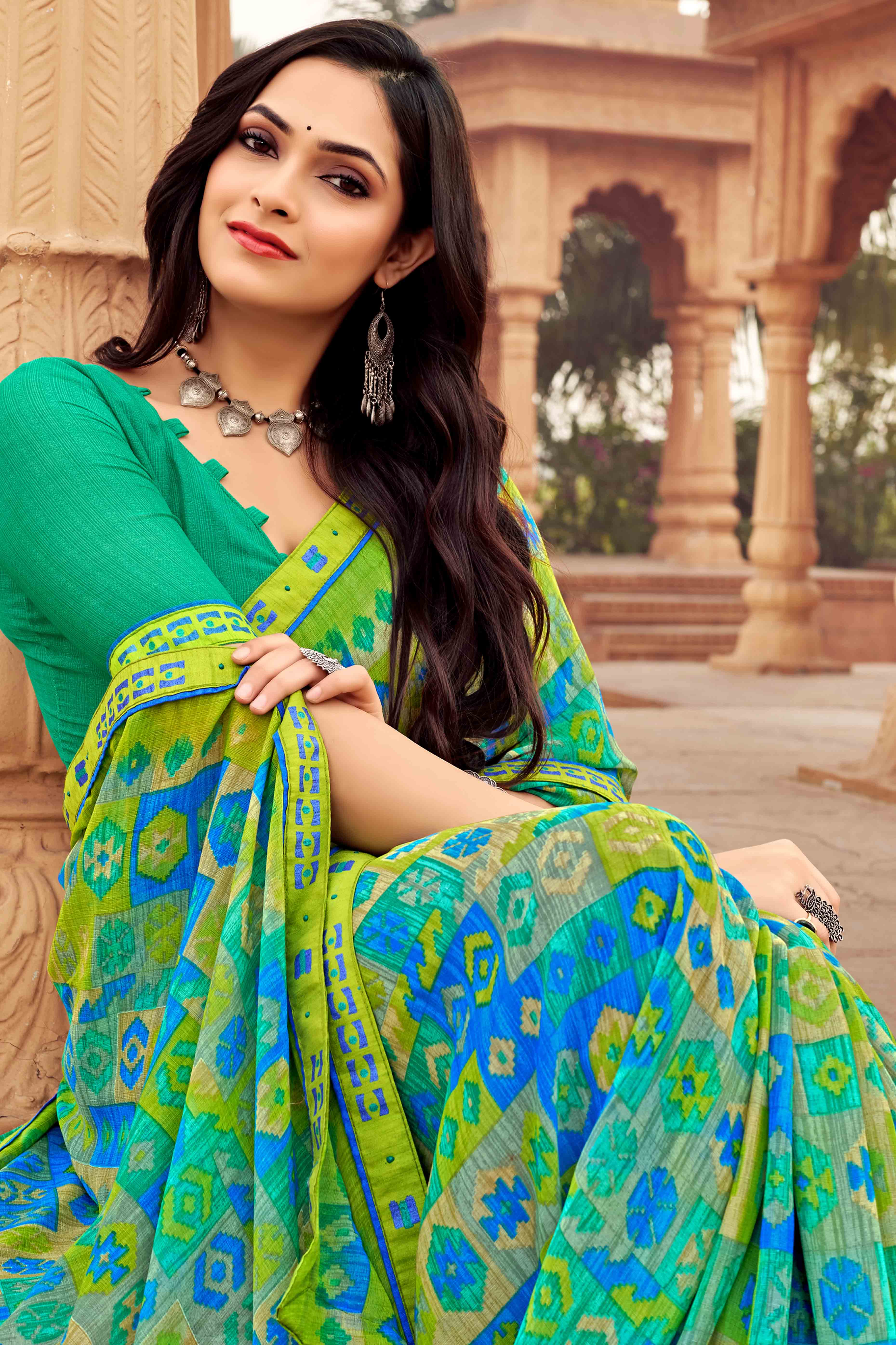 Green Abstract Printed Chiffon Saree