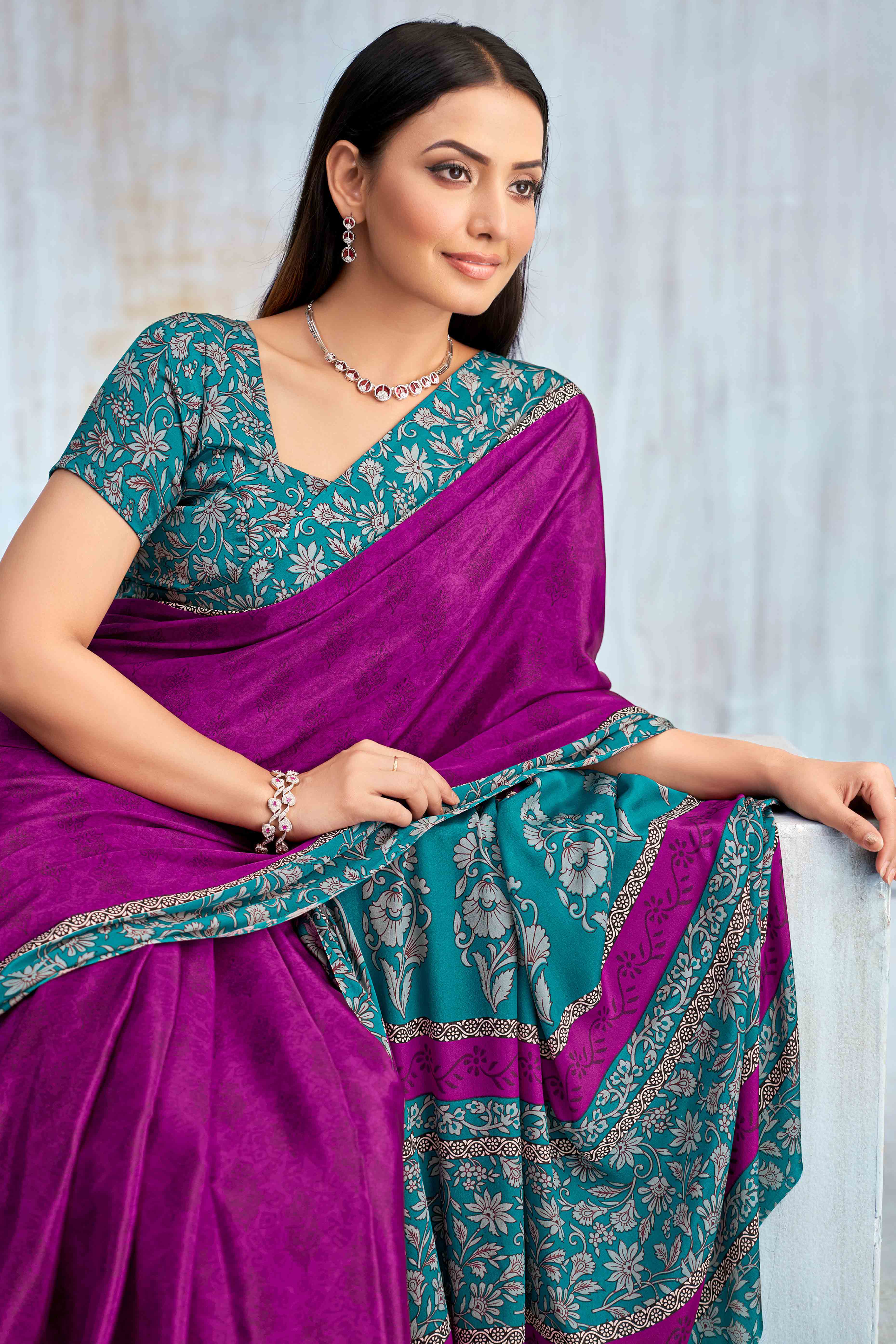 Magenta Crepe Silk Saree Featuring Delicate Floral Print Work