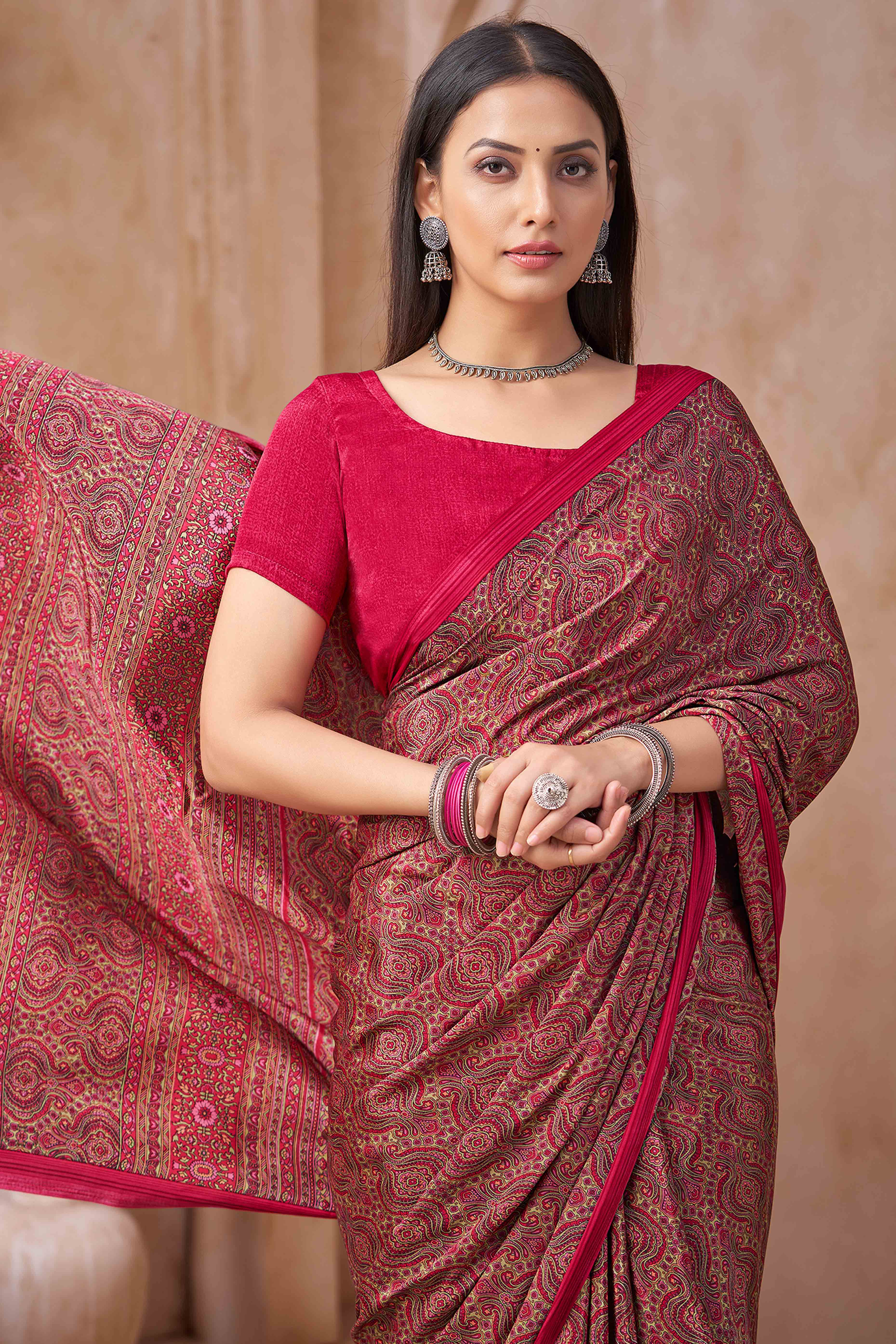 Pink Crepe Silk Saree Featuring Delicate Floral Print Work