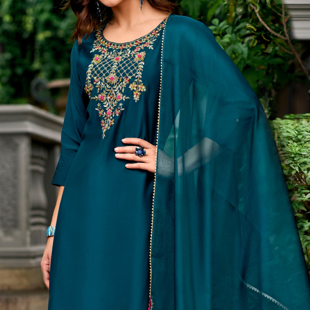 LILY-AFGHANI-14105