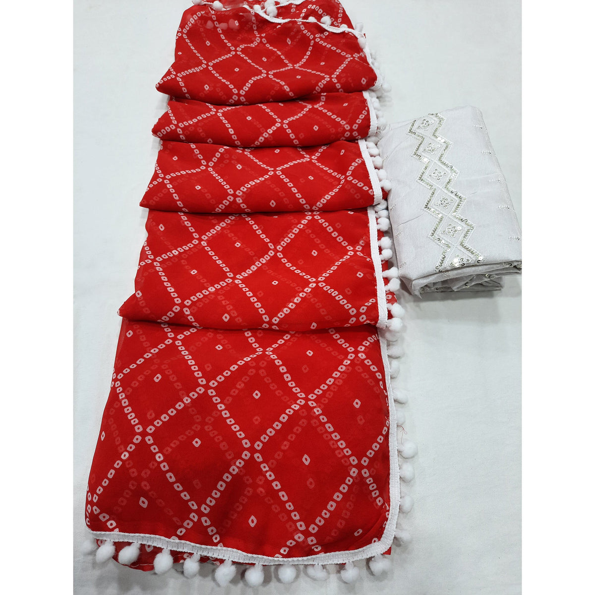 Red Bandhani Printed Georgette Saree - Image 4