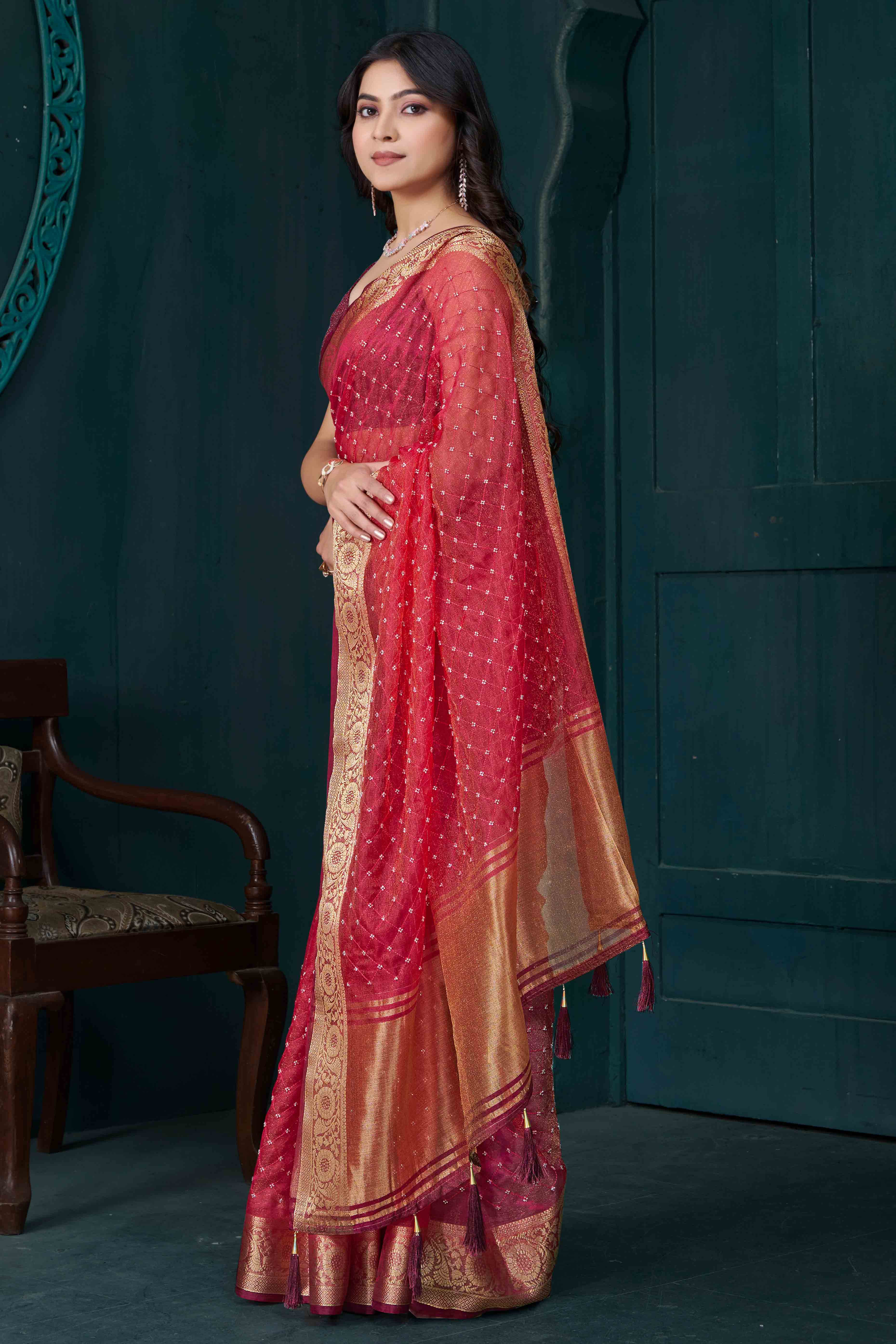 Red Jacquard Saree With Intricate Beads Handwork & Floral Weaving Border
