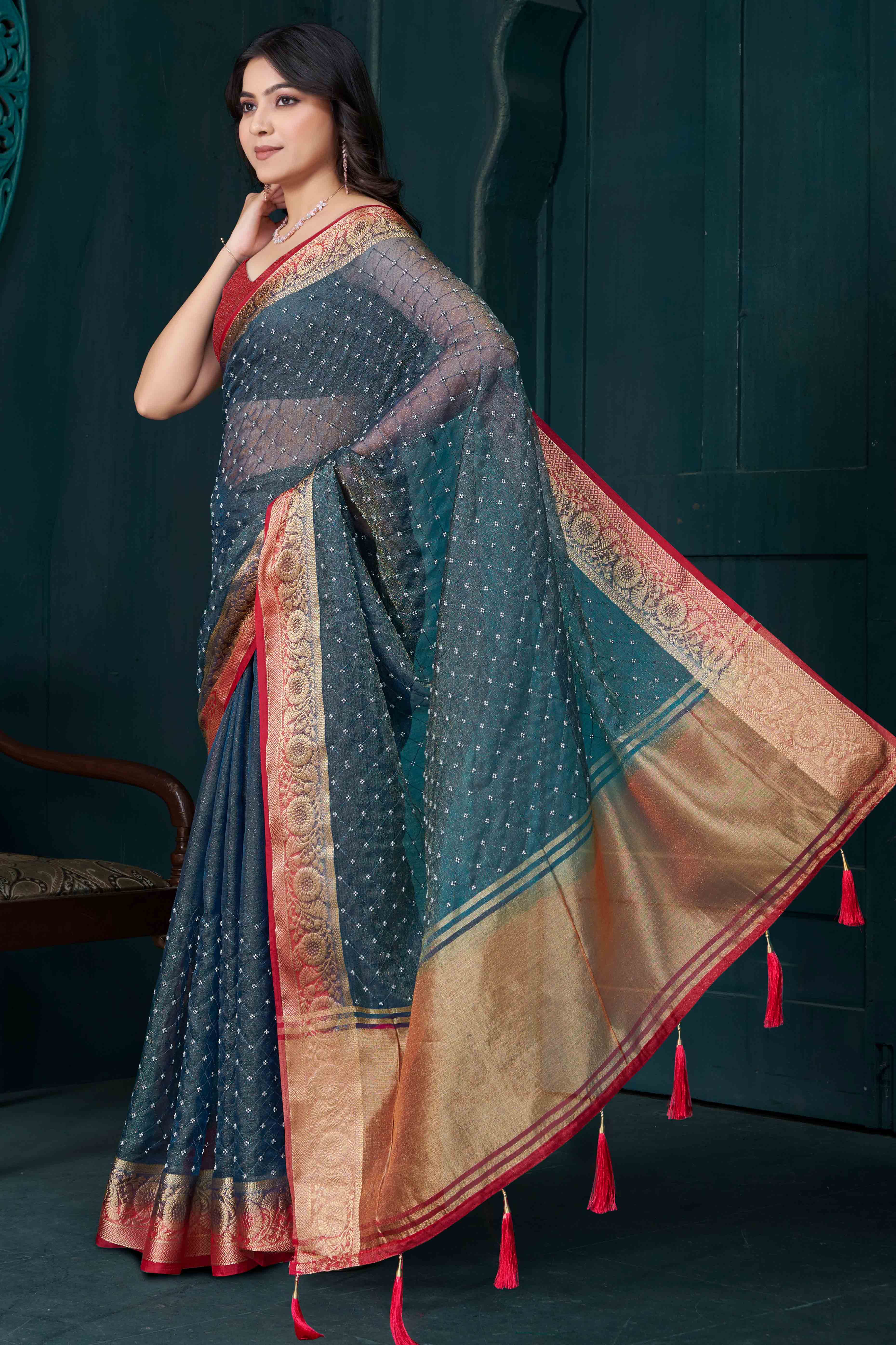 Grey Jacquard Saree With Intricate Beads Handwork & Floral Weaving Border