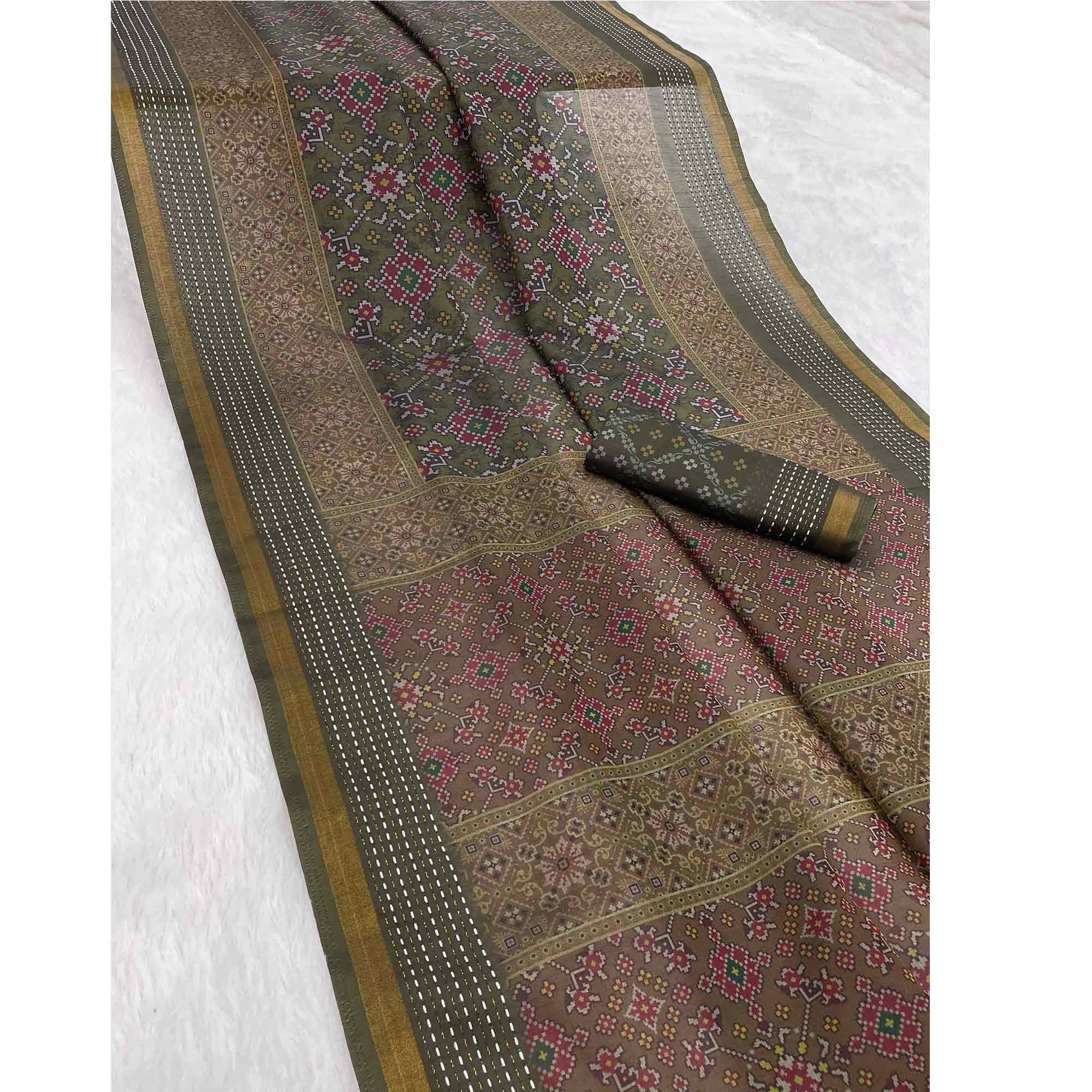 Gorgeous Green Silk Blend Saree with Digital Patola Patterns for Timeless Ethnic Appeal