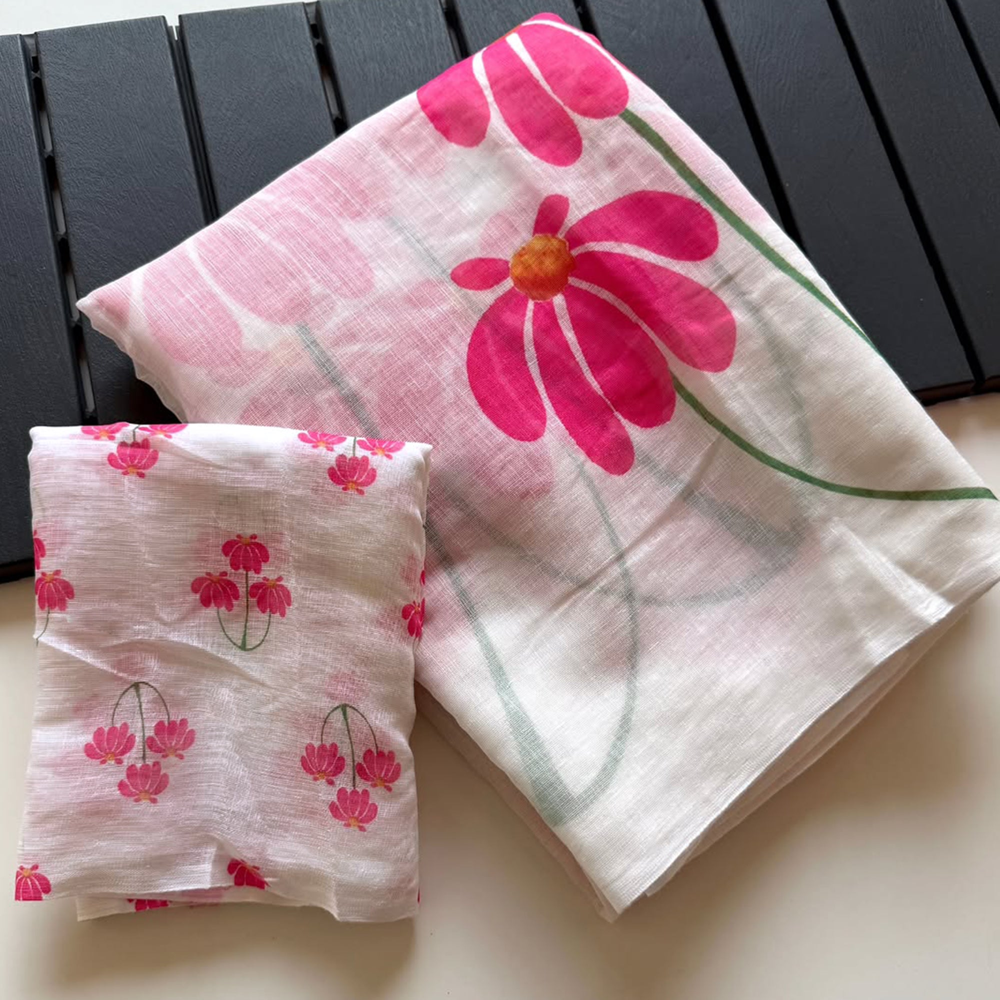 Graceful White Linen Cotton Saree with Stylish Floral Prints for Effortless Elegance