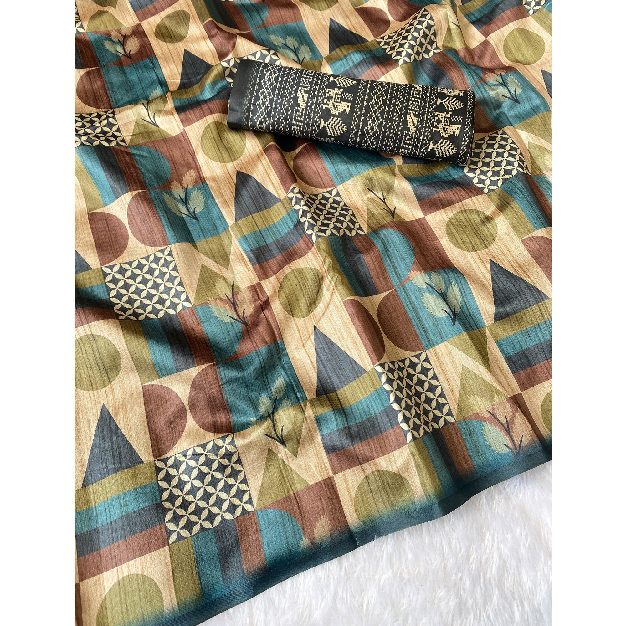 Beige Geometric Design Tussar Silk Blend Saree with Soft Drape and Festive Appeal