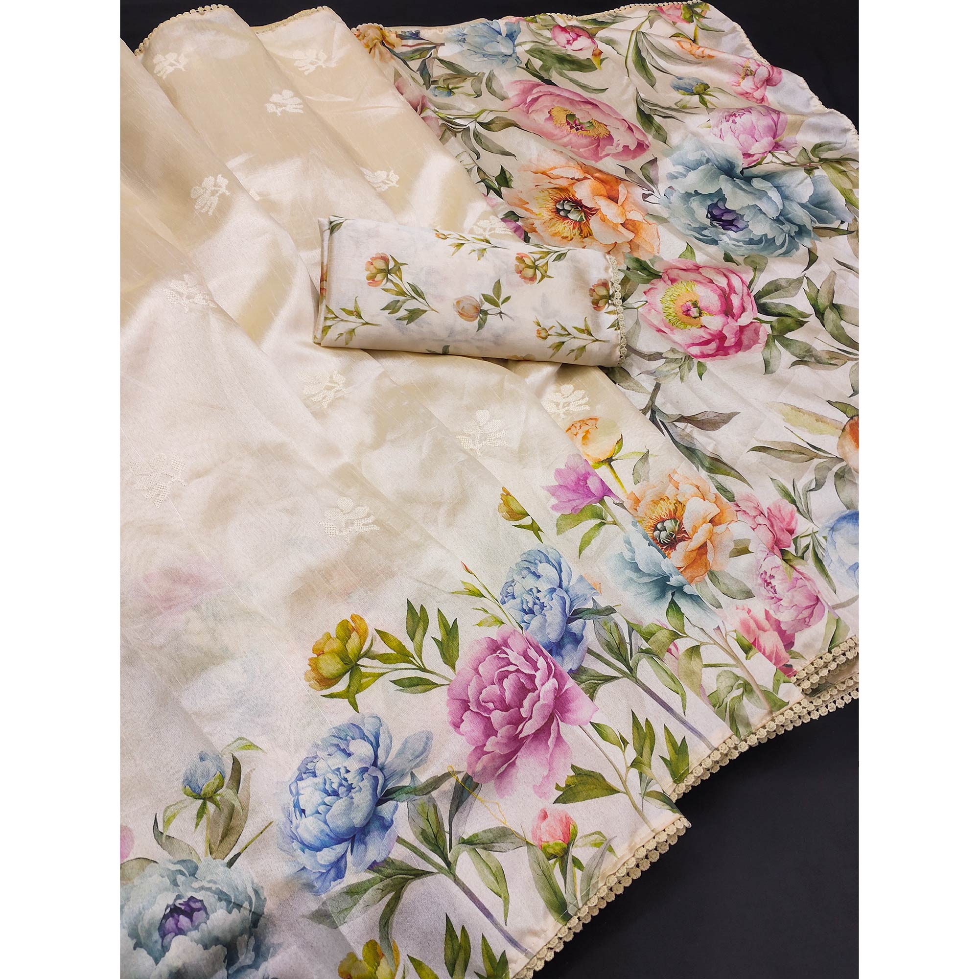 Cream Floral Printed Silk Blend Saree With Delicate Zari Work