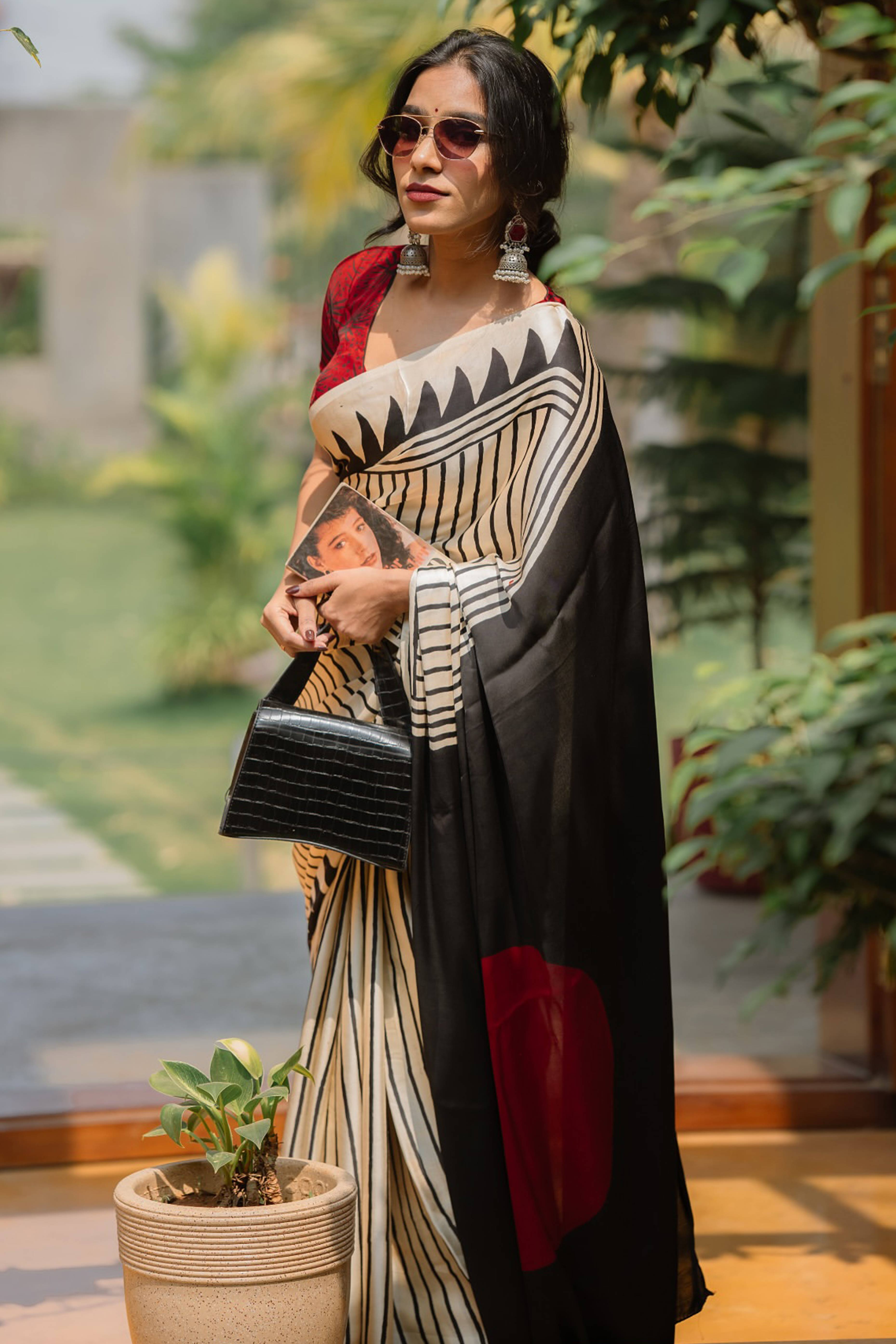 Elegant Cream Crepe Saree with Striped Print For Party Perfect