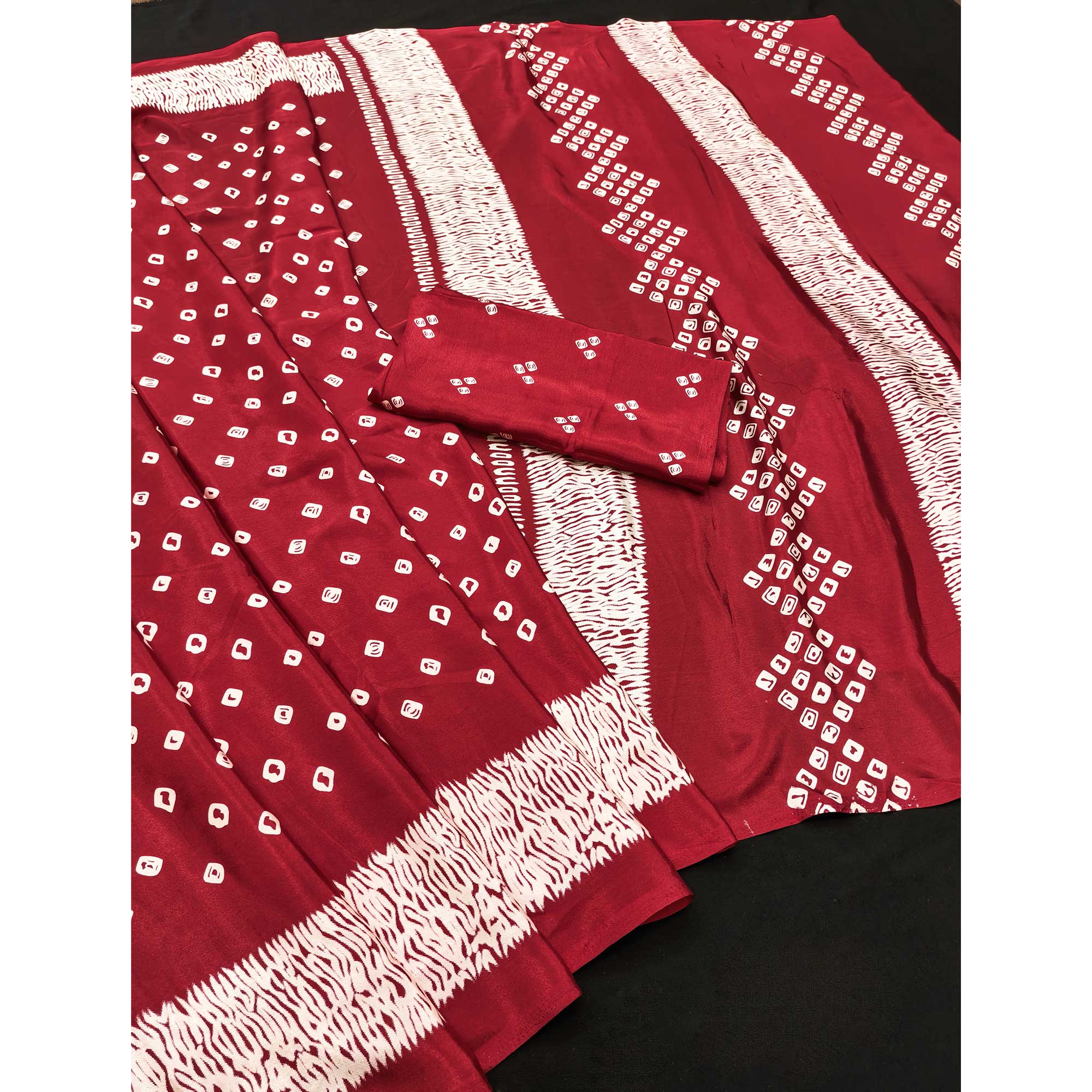 Red Bandhani Printed Chiffon Saree With Traditional Appeal