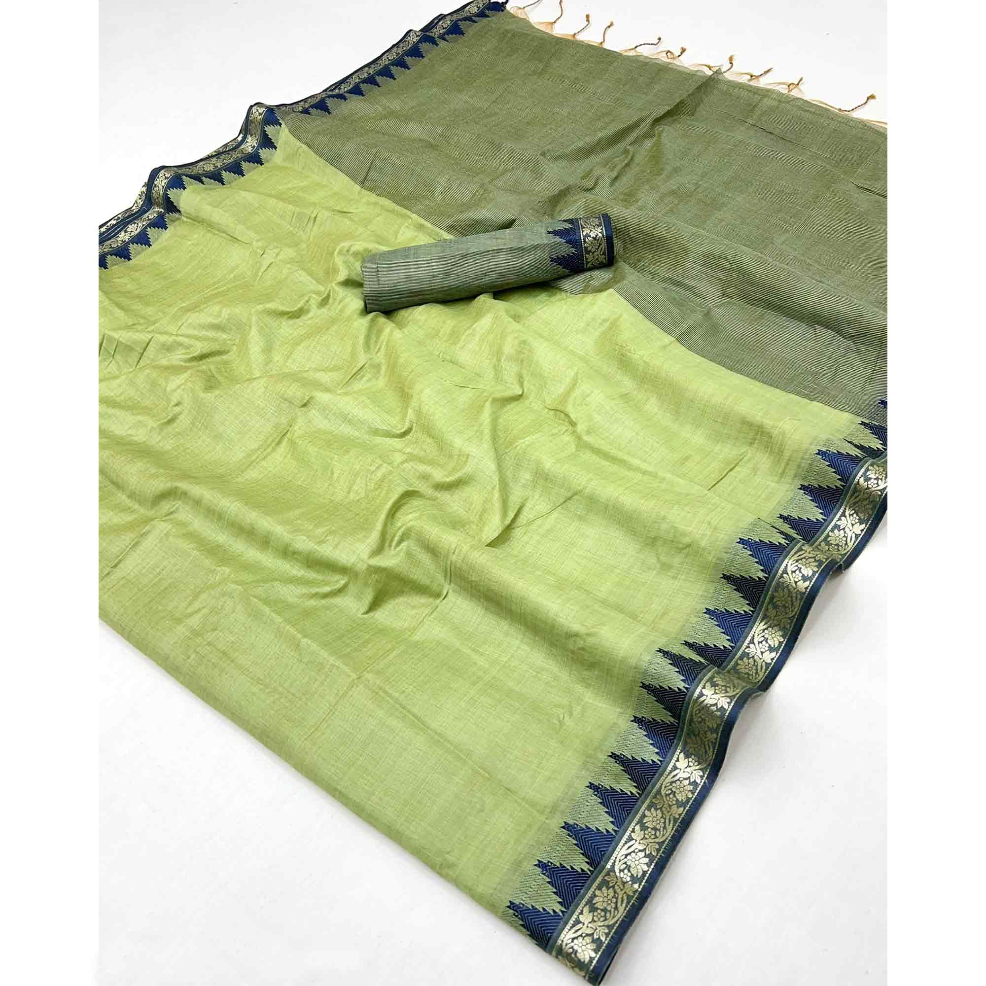 Green Pure Silk Handloom Saree with Intricate Jacquard Weave