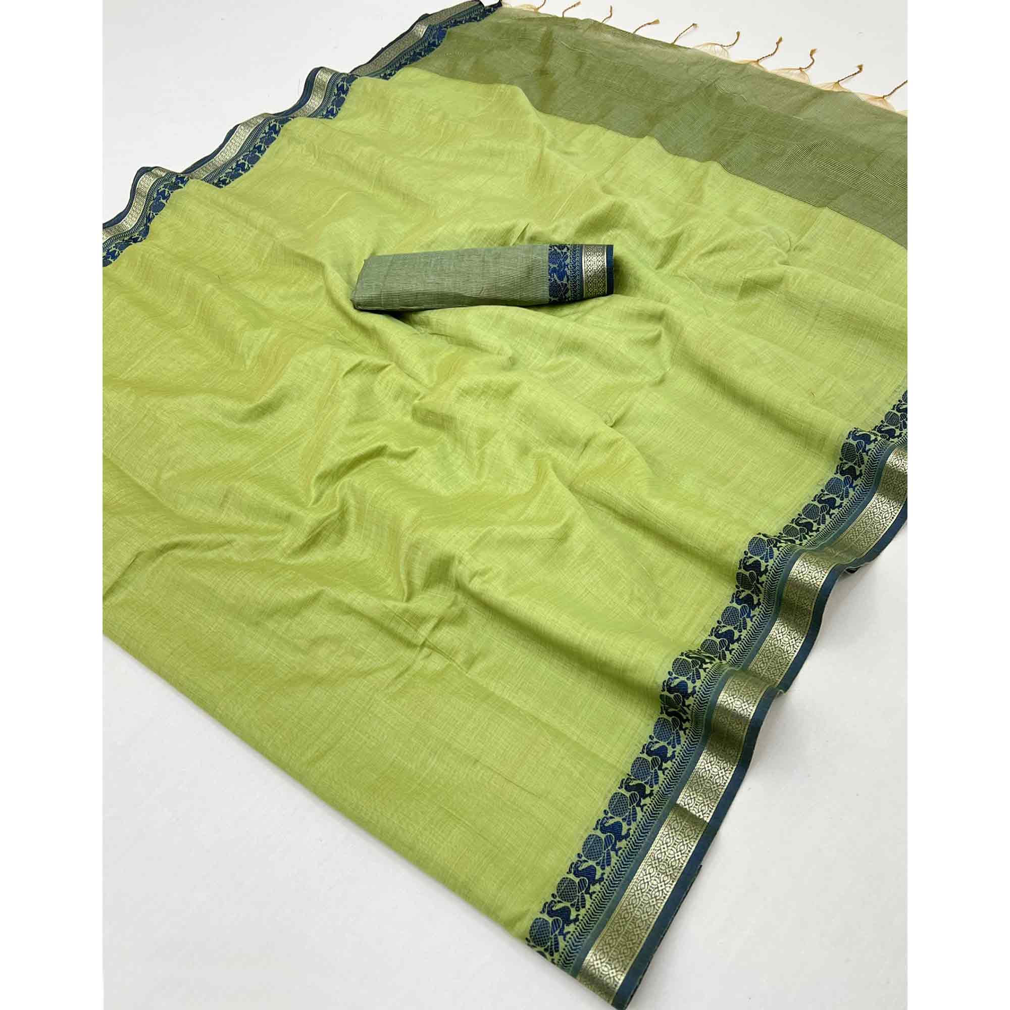 Green Pure Handloom Silk Saree with an Elegantly Woven Jacquard Border