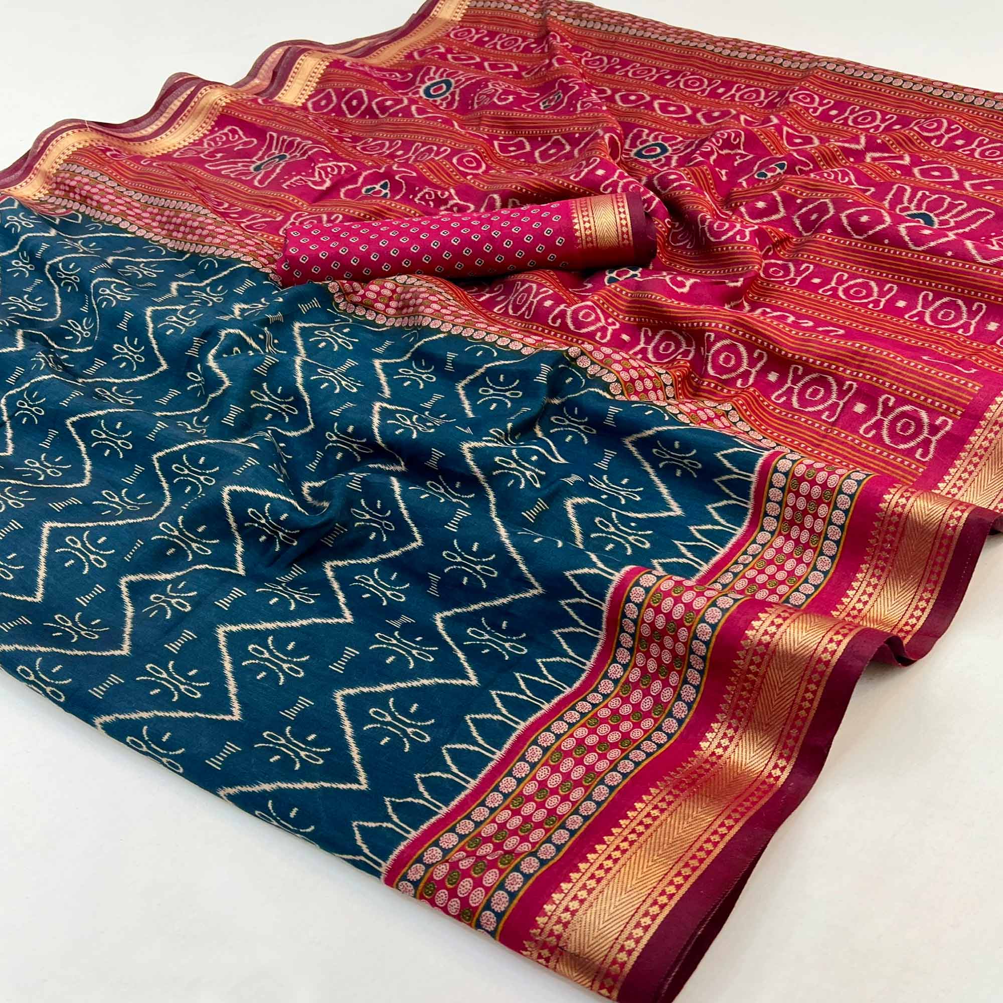 Comfortable Teal Mulmul Cotton Saree with Modern Zig Zag Design