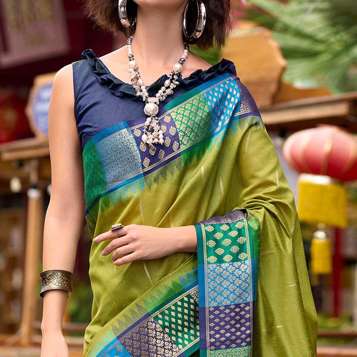 Green Zari Motifs Woven Soft Banarasi Silk Saree