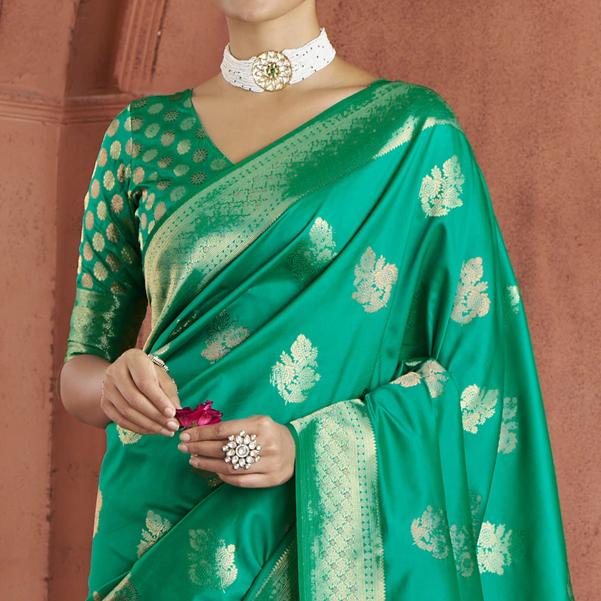 Rama Green Floral Woven Pure Banarasi Silk Saree