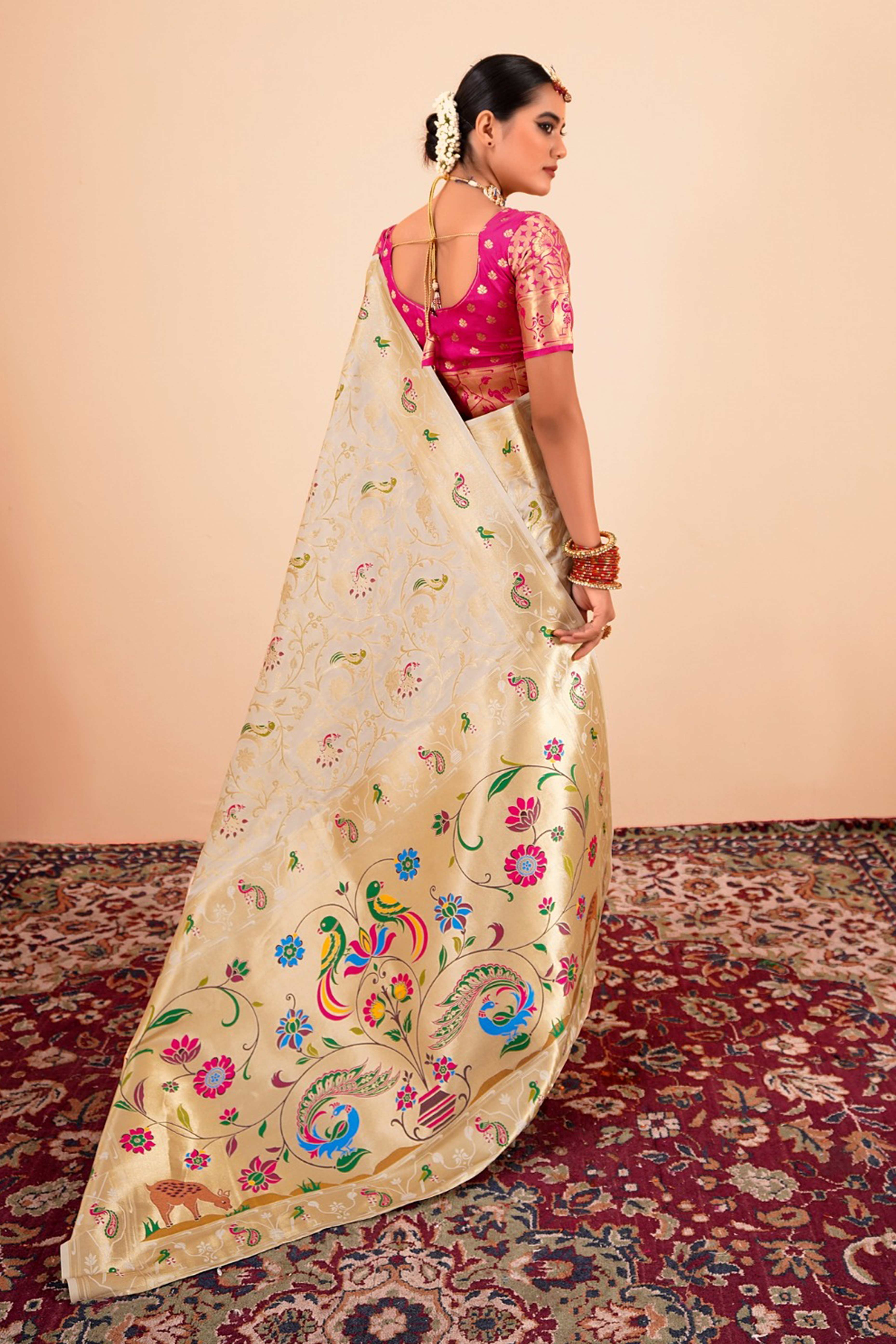 Off White Floral Zari Weaving Pure Silk Paithani Saree