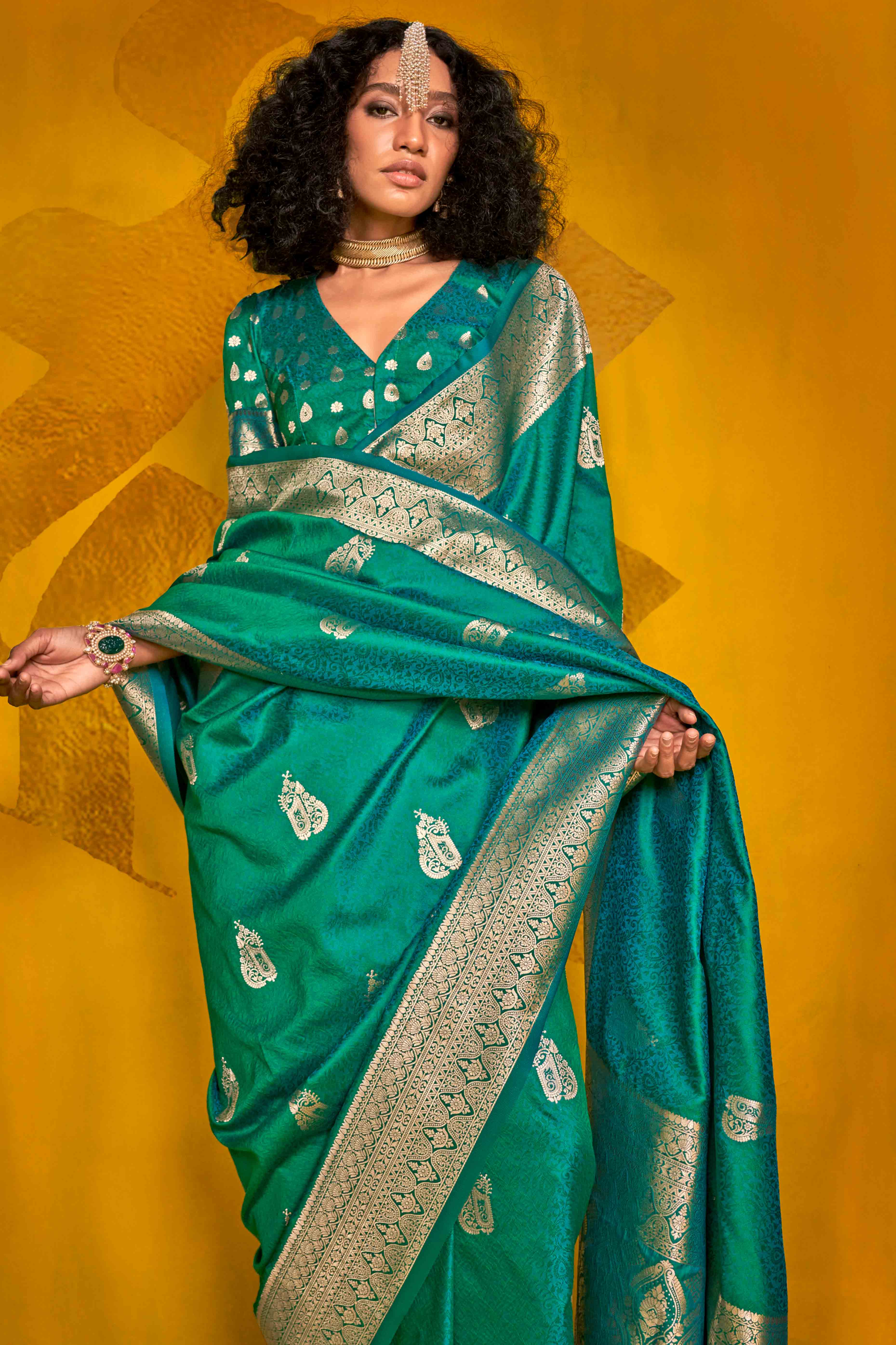 Rama Green Floral Zari Weaving Banarasi Silk Saree