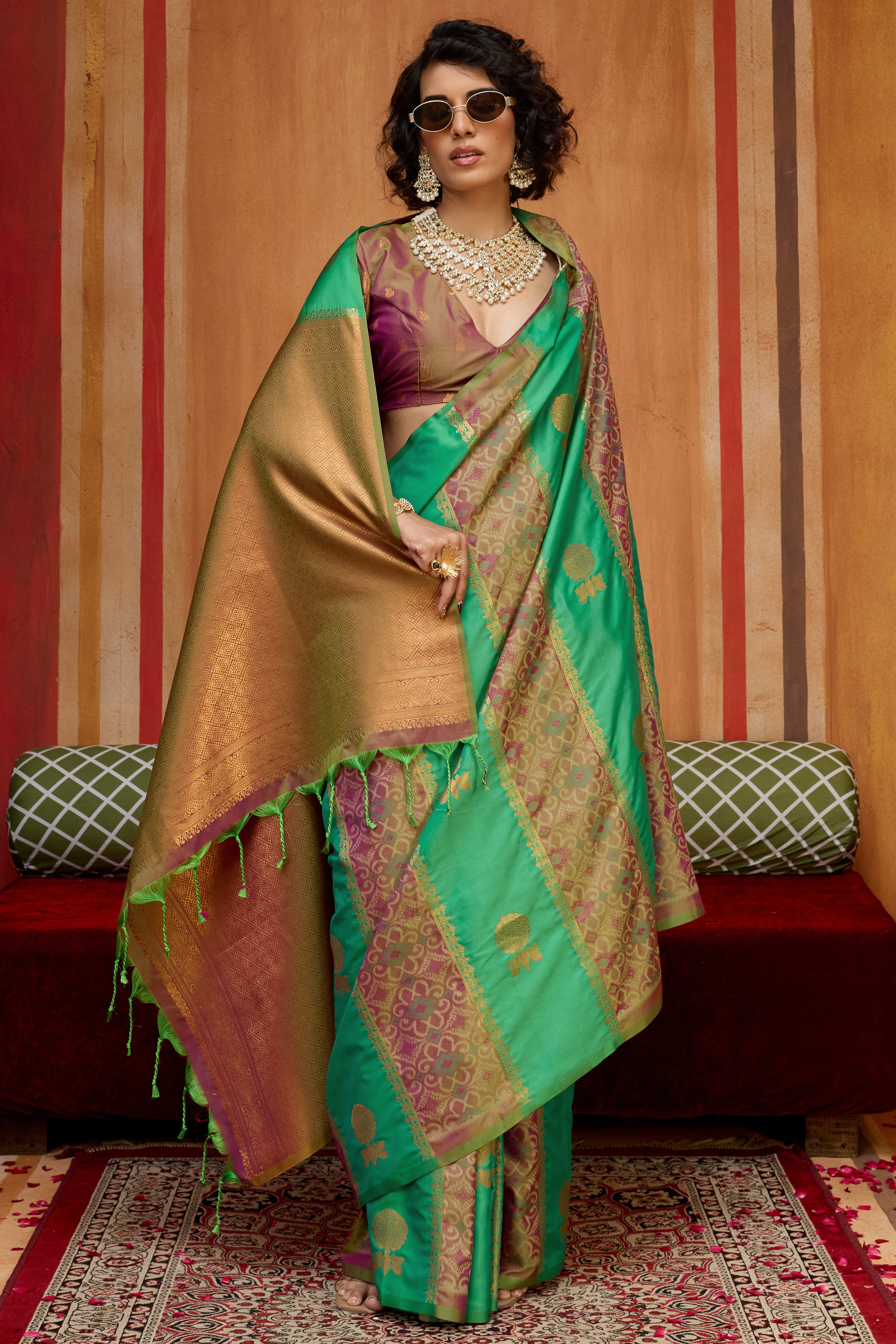 Classic Parrot Green Floral Handloom Weaving Art Silk Saree With Statement Tassel Pallu