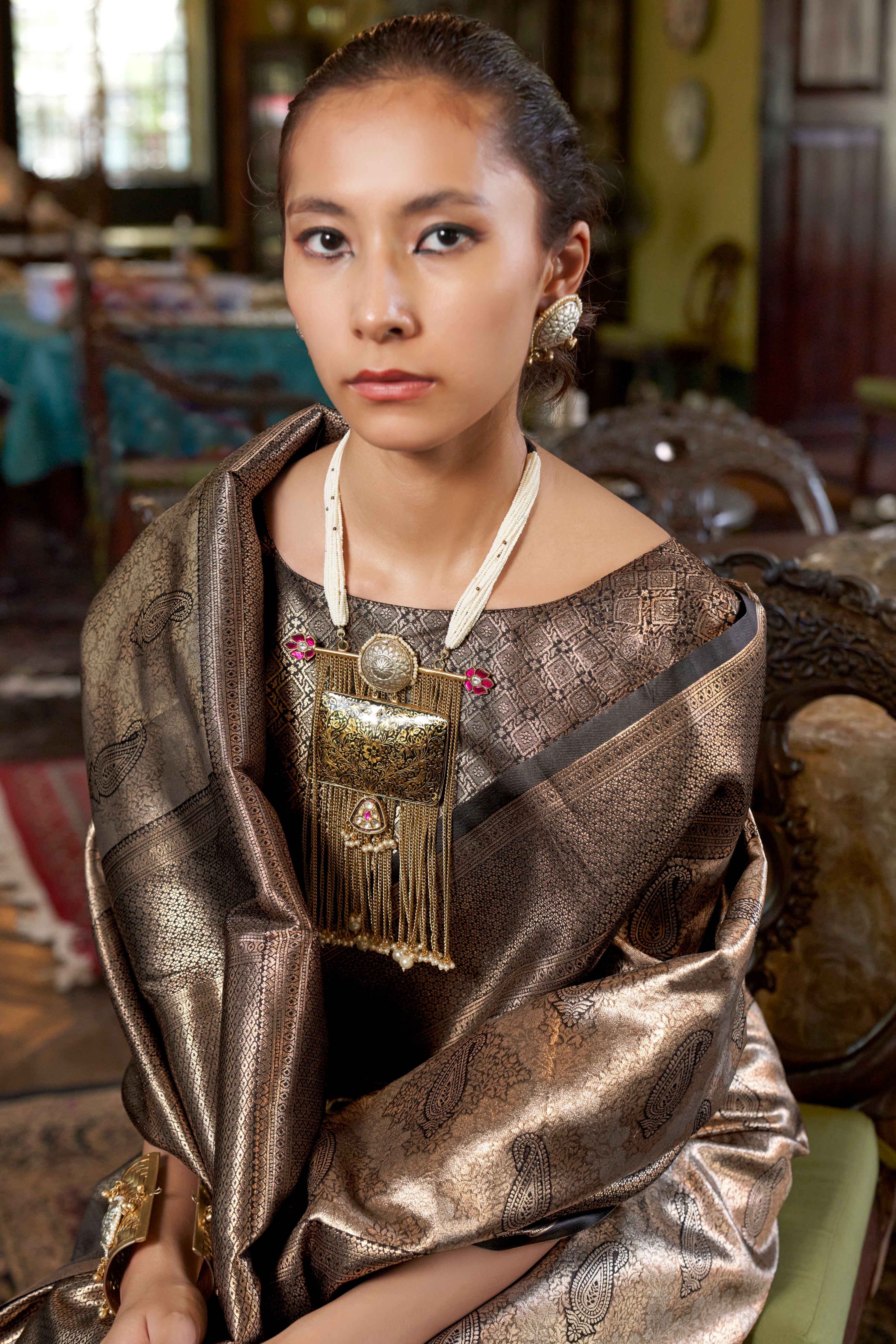 Brown Kanjivaram Saree in Lustrous Silk with Exquisite Zari Weaving