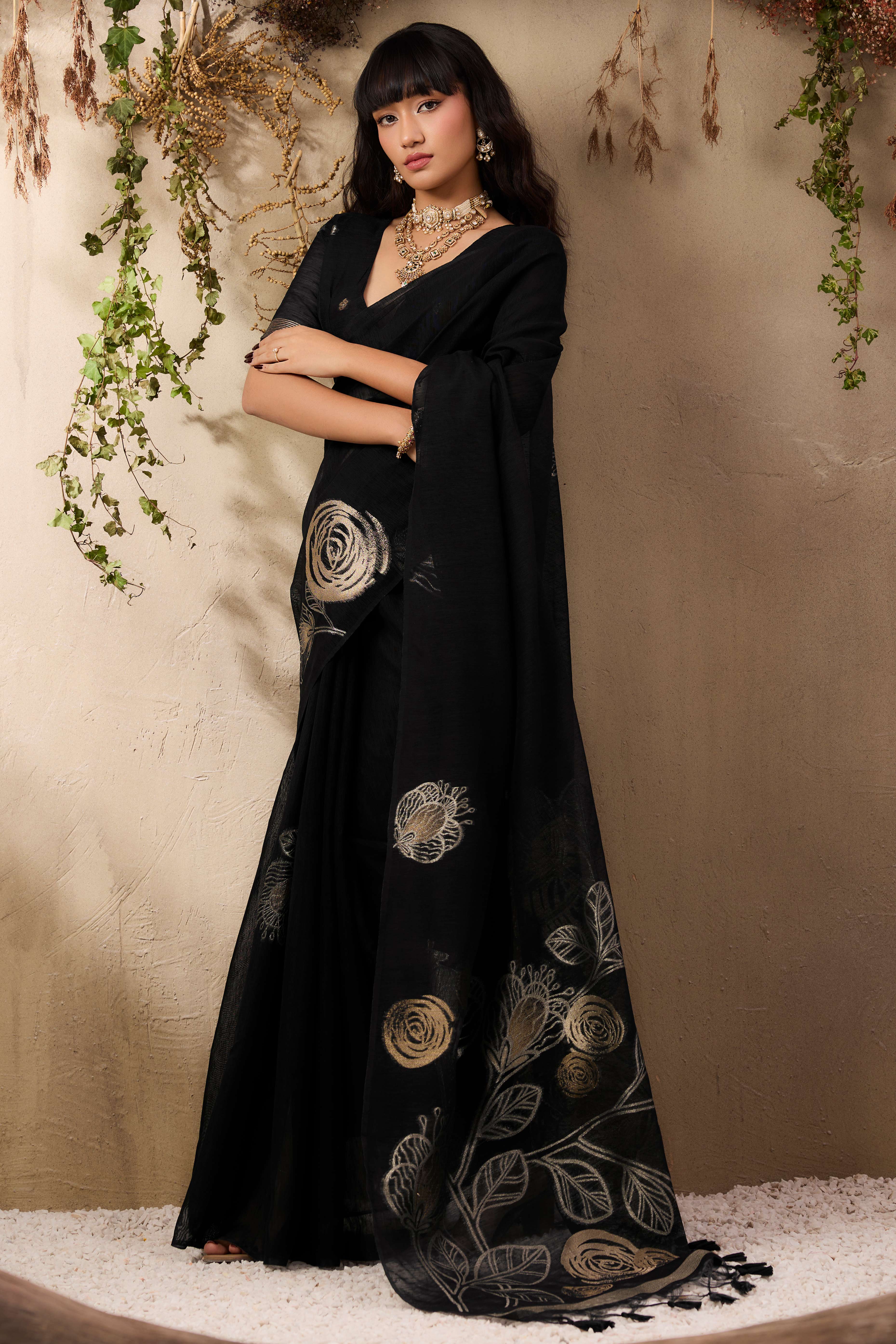 Black Heritage Munga Art Silk Saree Highlighted with Fine Zari Weaving