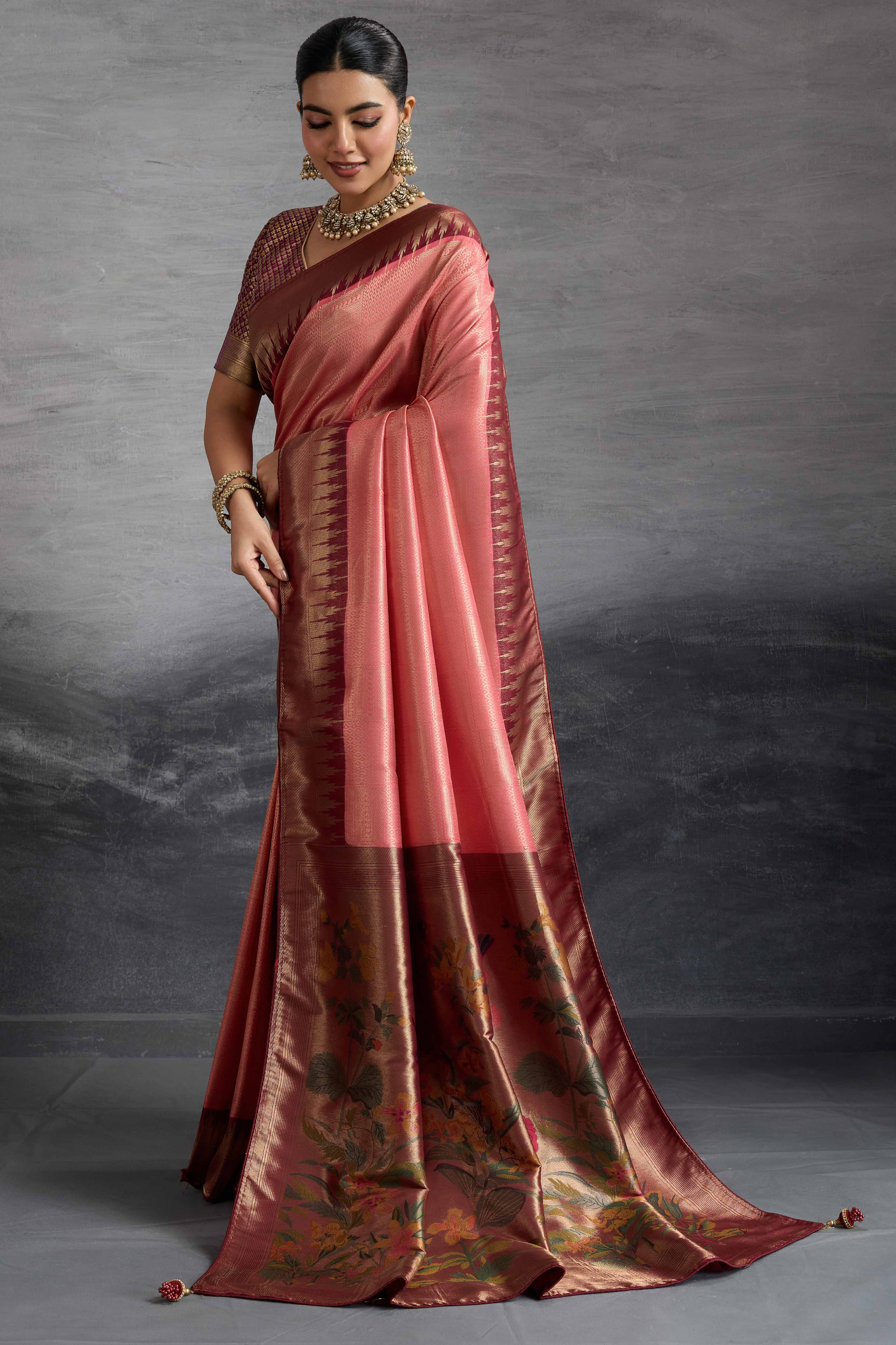 Peach Silk Kanjivaram Saree Enhanced With Kadiyal Weaving Borders