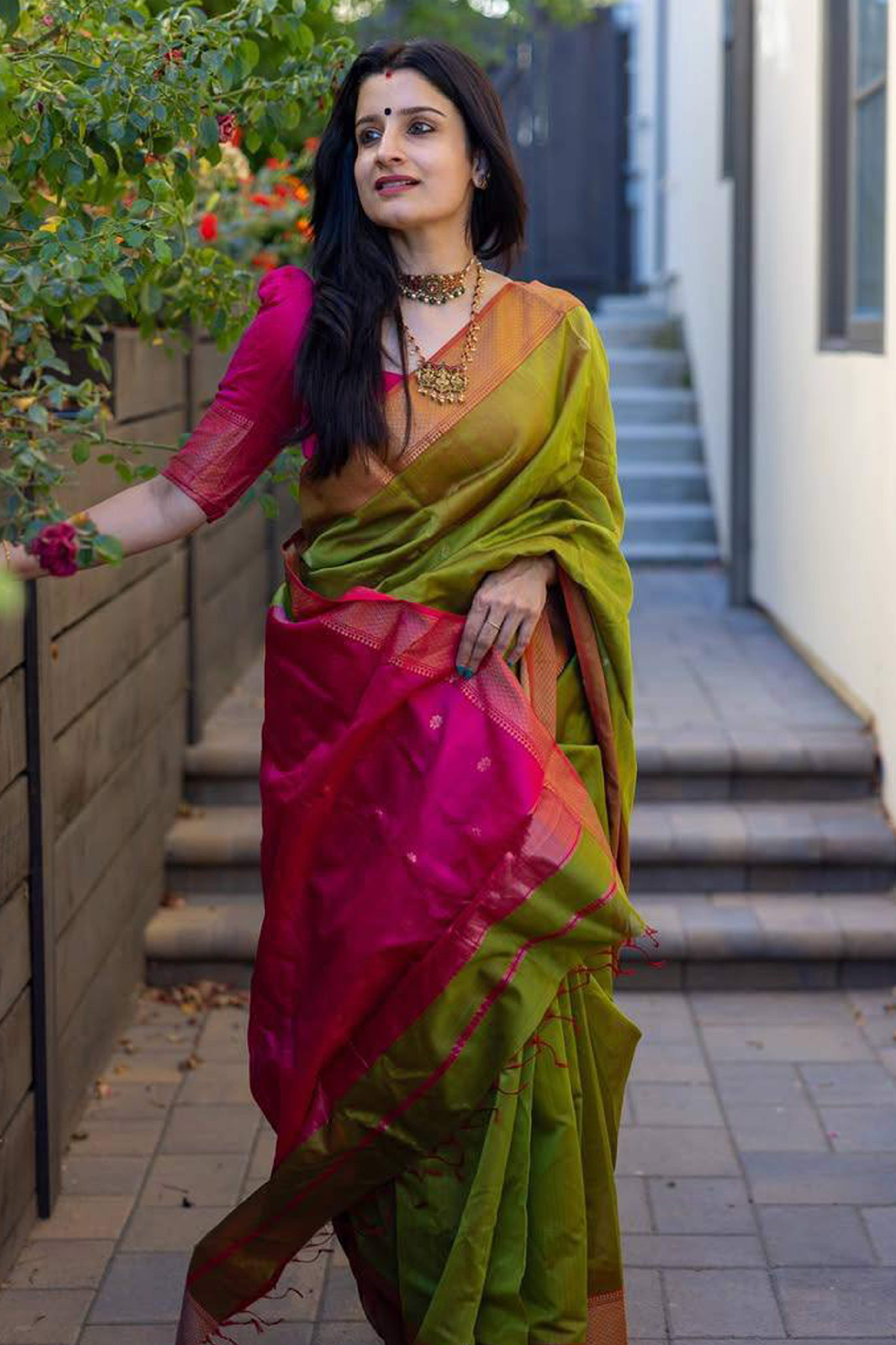 Green Floral Woven Lichi Banarasi Silk Saree