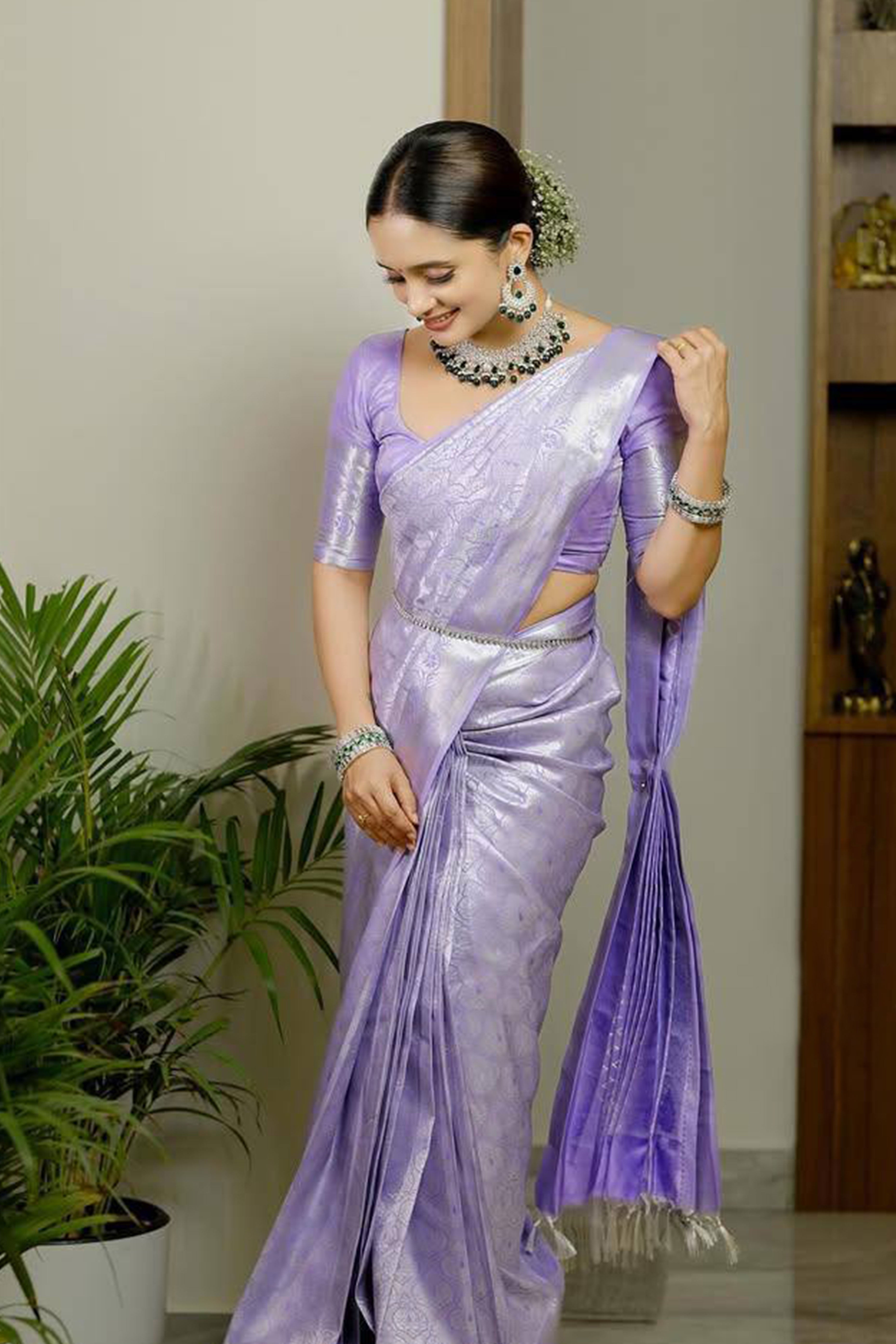 Lavender Pure Silk Banarasi Saree with Detailed Zari Borders and Woven Motifs