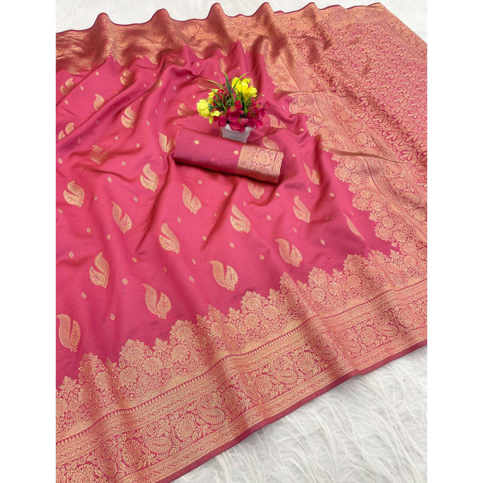 Pink Pure Banarasi Silk Saree Adorned with Exquisite Floral Zari Weaving
