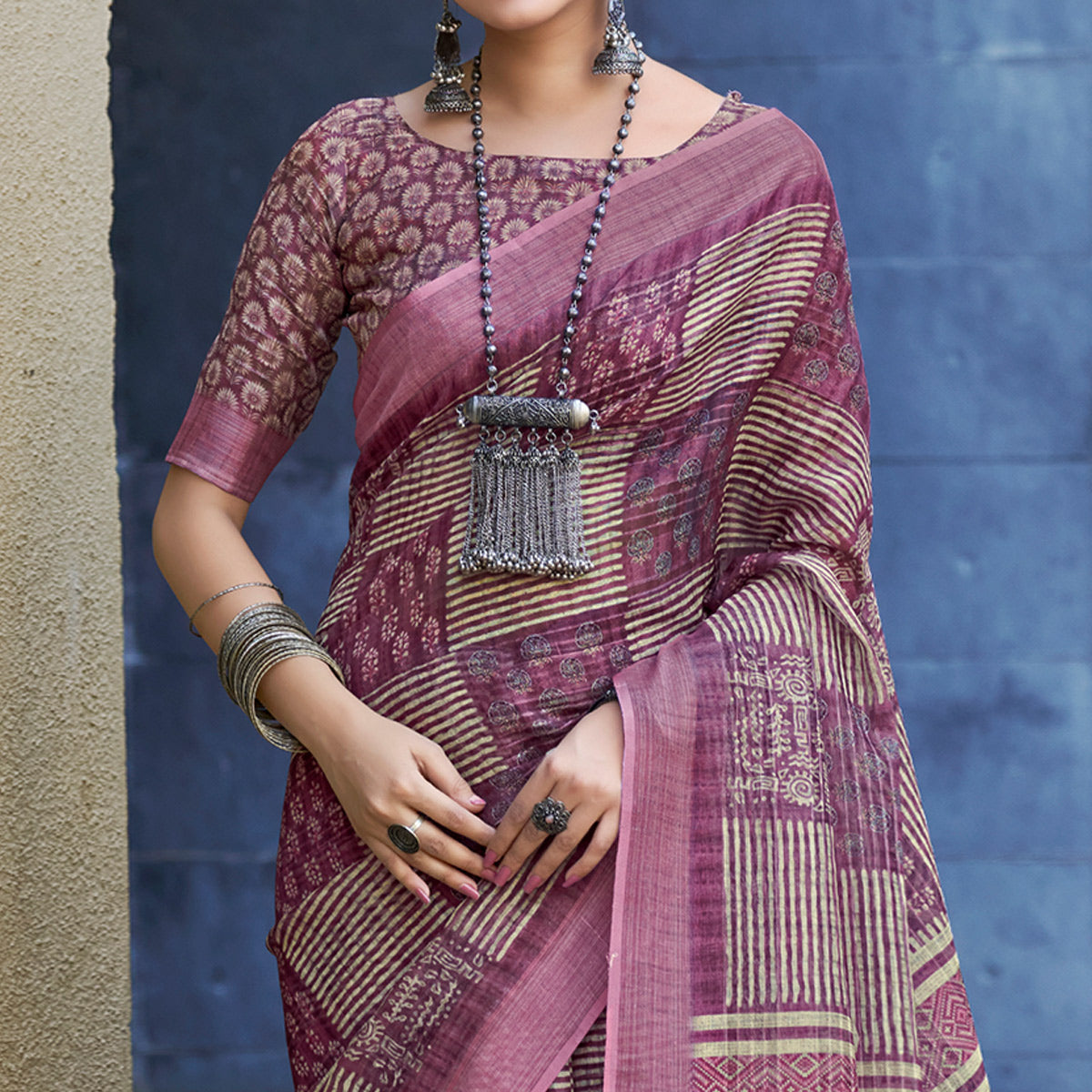 Purple Abstract Digital Printed Linen Saree