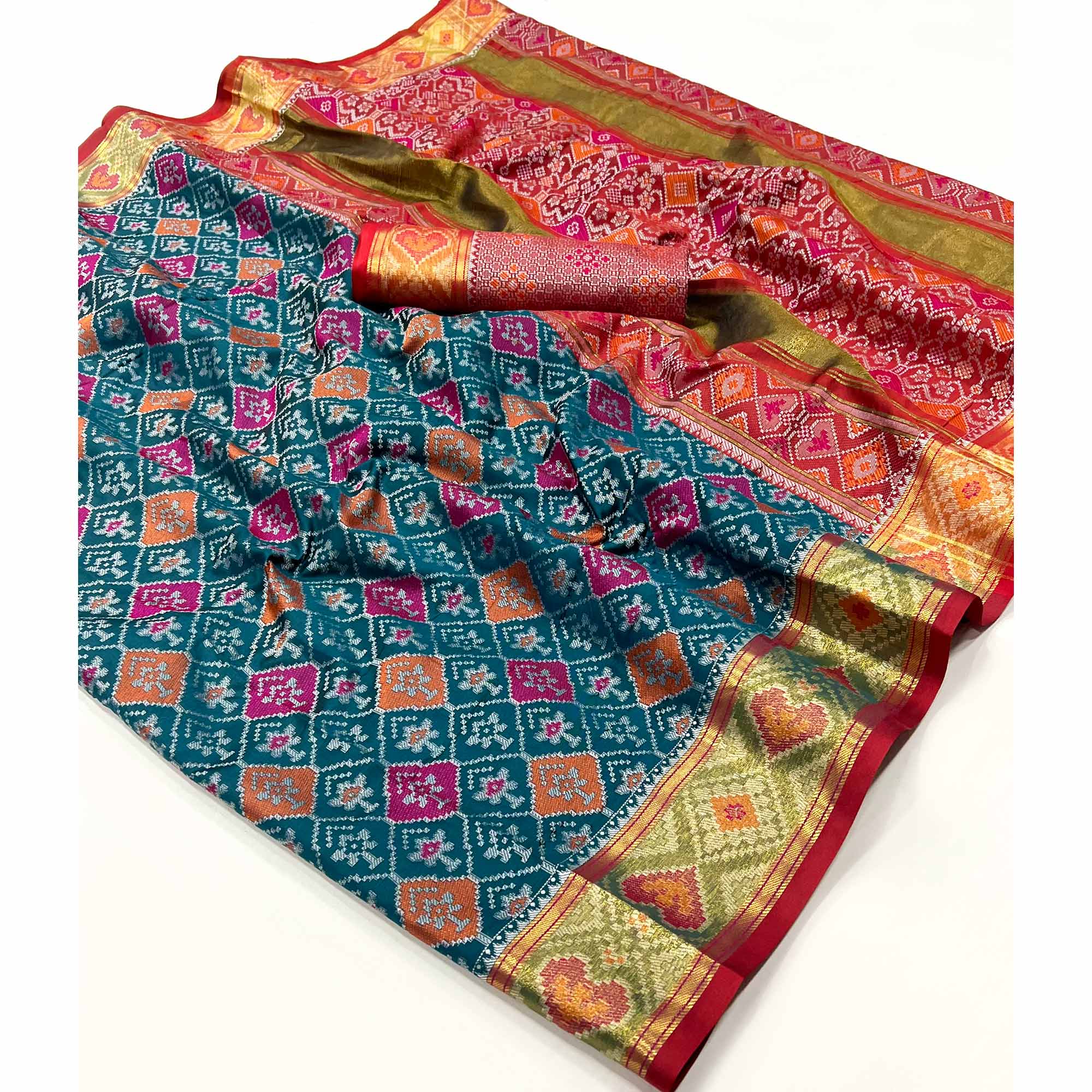 Morpich Woven Cotton Silk Patola Saree