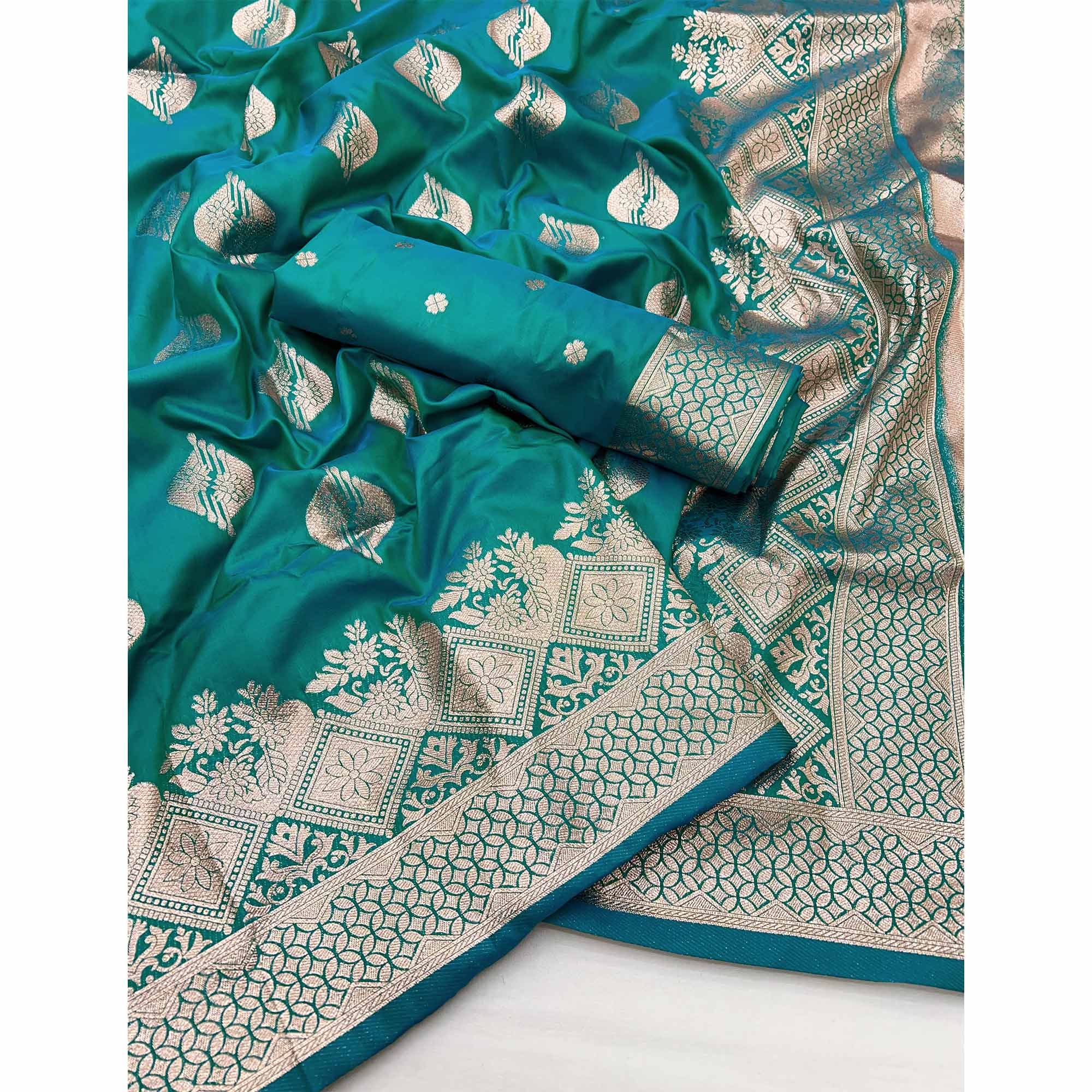 Rama Green Floral Woven Banarasi Silk Saree