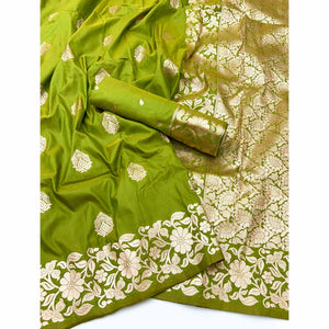 Green Art Silk Saree With Intricate Zari Weave & Majestic Banarasi Pallu