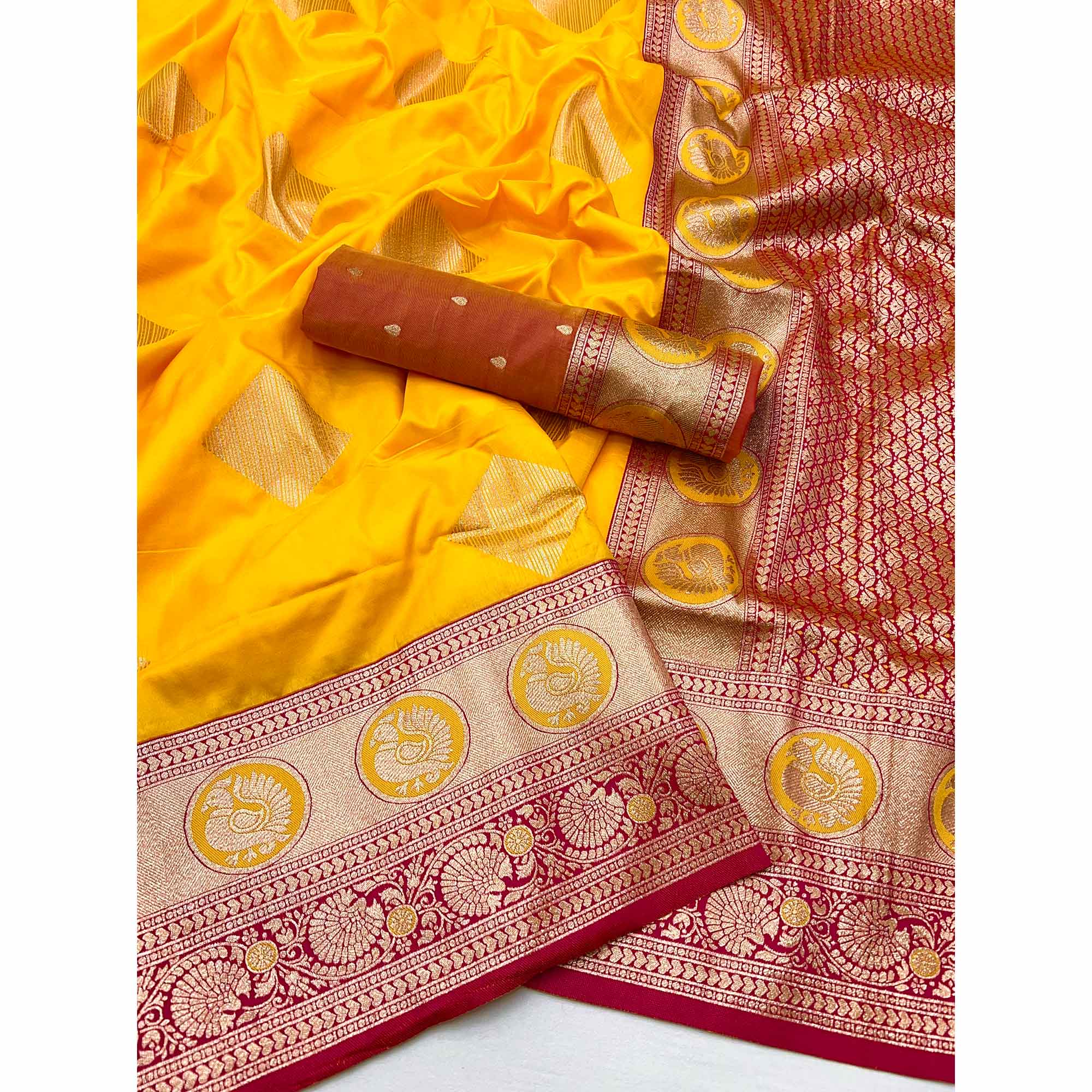 Yellow Zari Woven Art Silk Saree With Opulent Banarasi Pallu Work