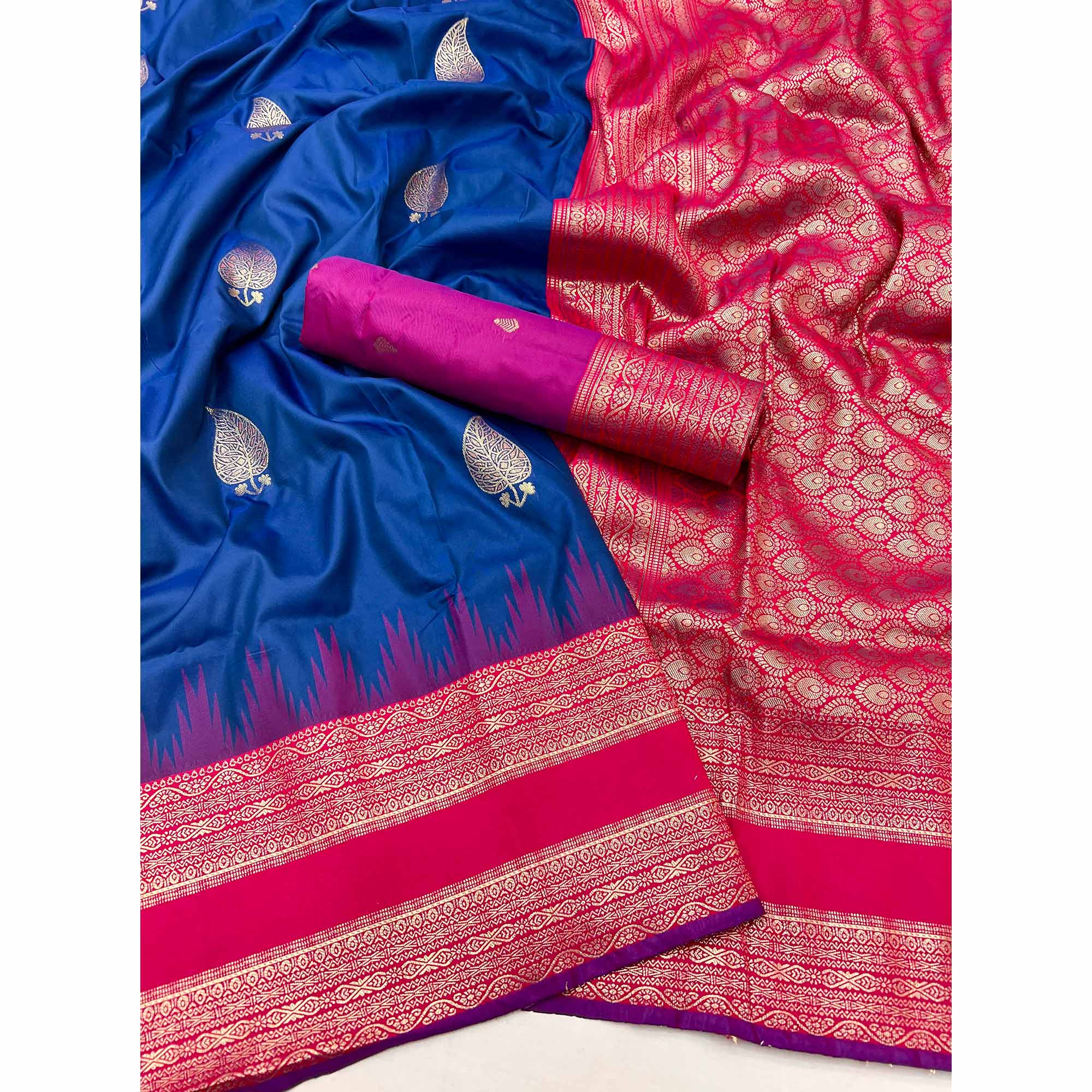 Blue Zari Woven Art Silk Saree Featuring Delicate Floral Motifs & Regal Banarasi Pallu