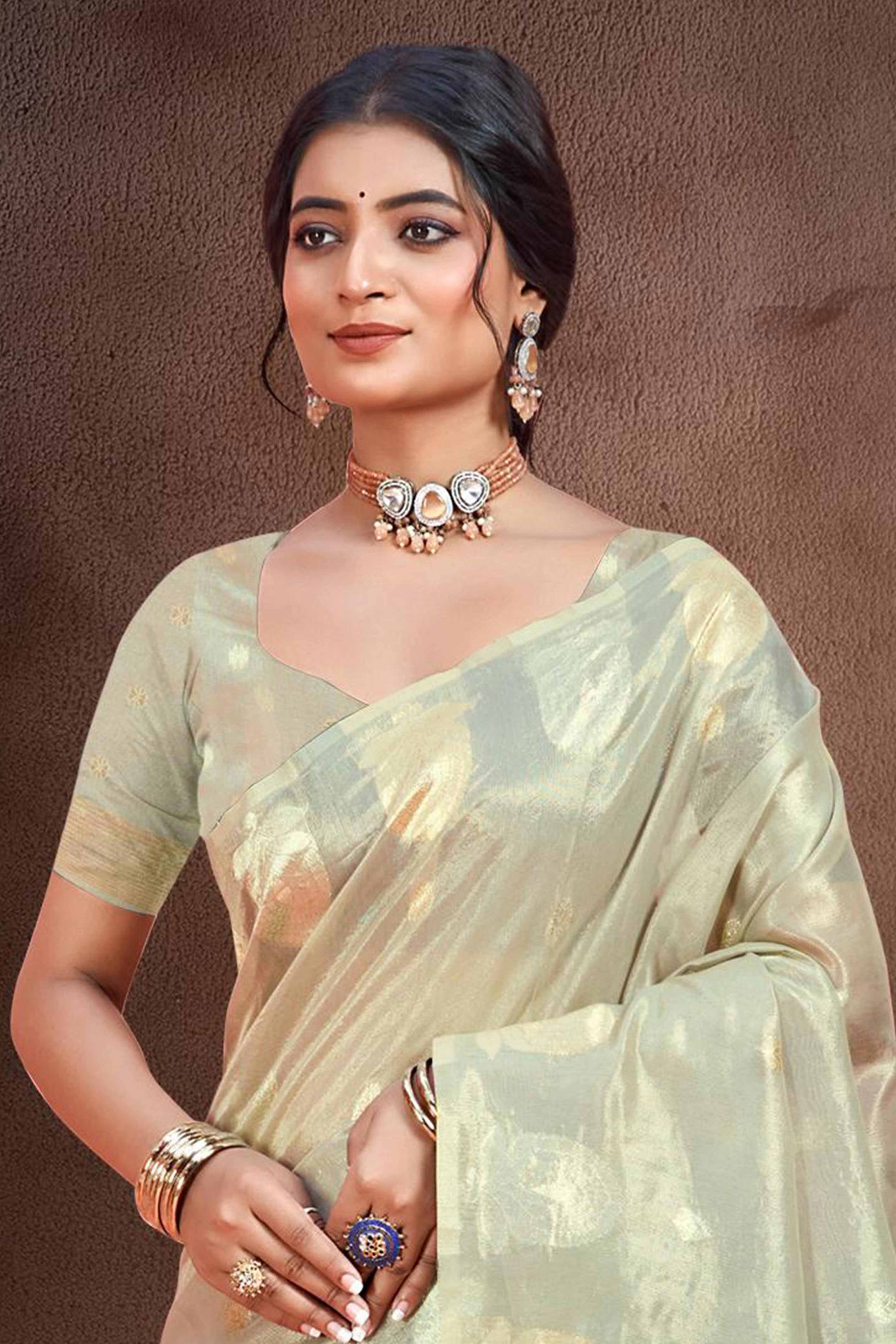 Grey Saree with Traditional Zari Detailing in Munga Kota Doria