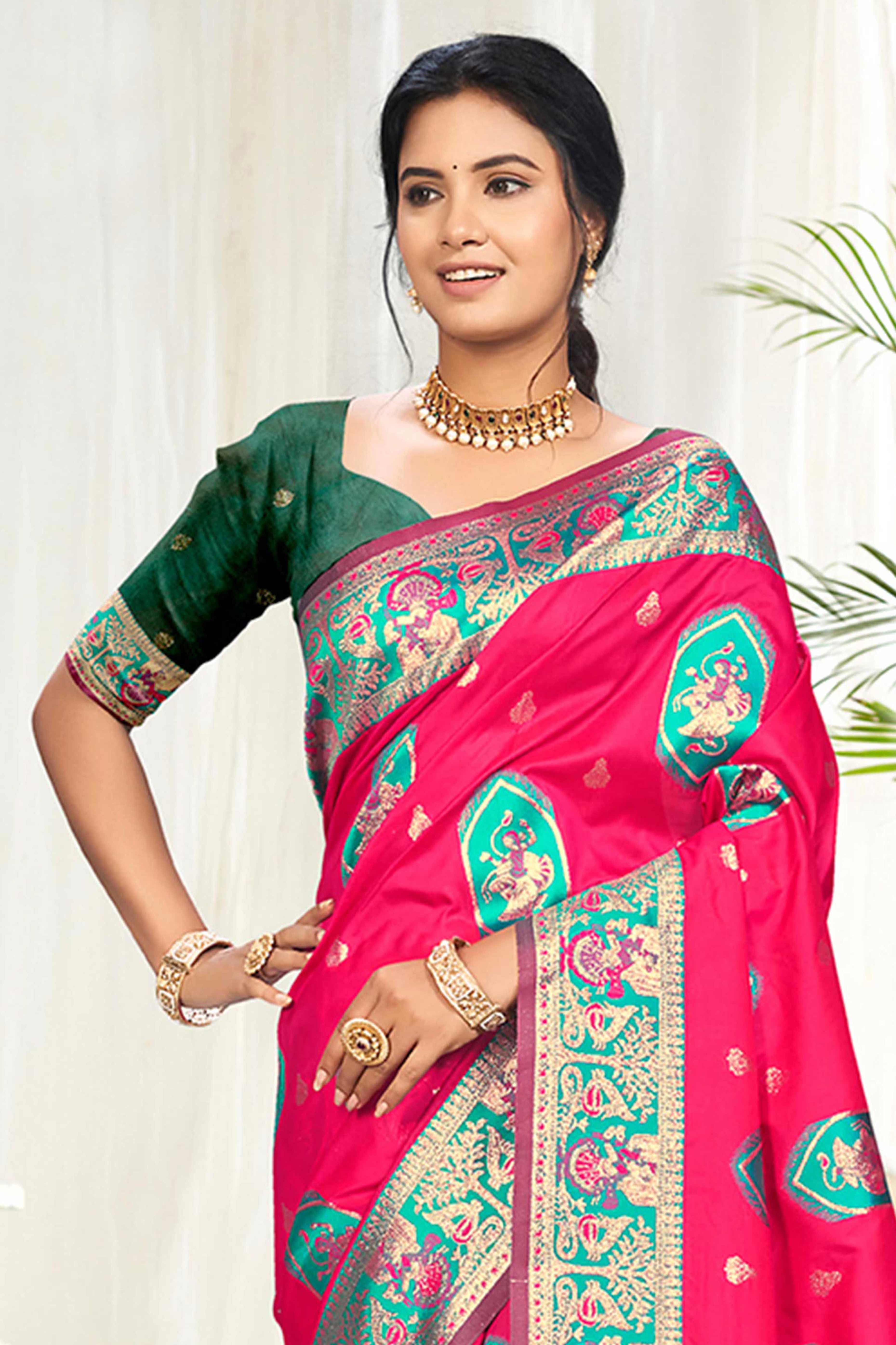 Mesmerizing Pink Traditional style Weaving Silk Blend Saree With Graceful Tassel Pallu