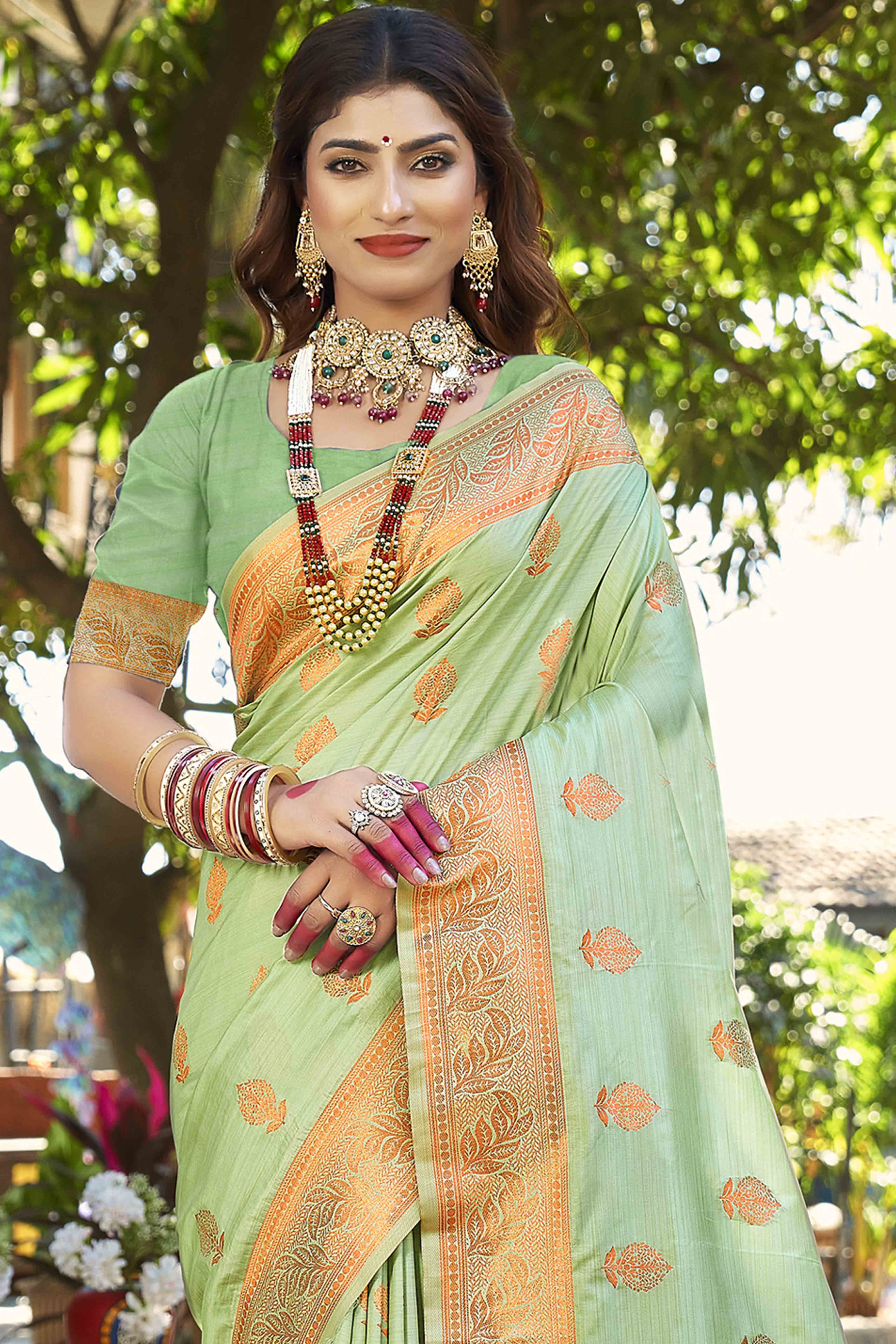 Refreshing Floral Zari Woven Banarasi Silk Saree In Green