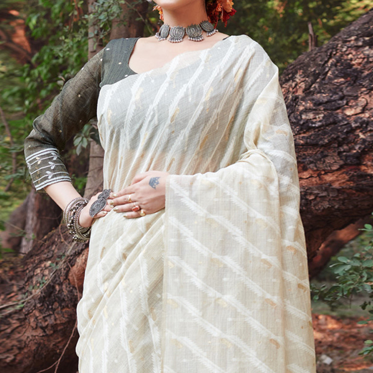 Off White & Grey Woven Cotton Silk Saree With Tassels