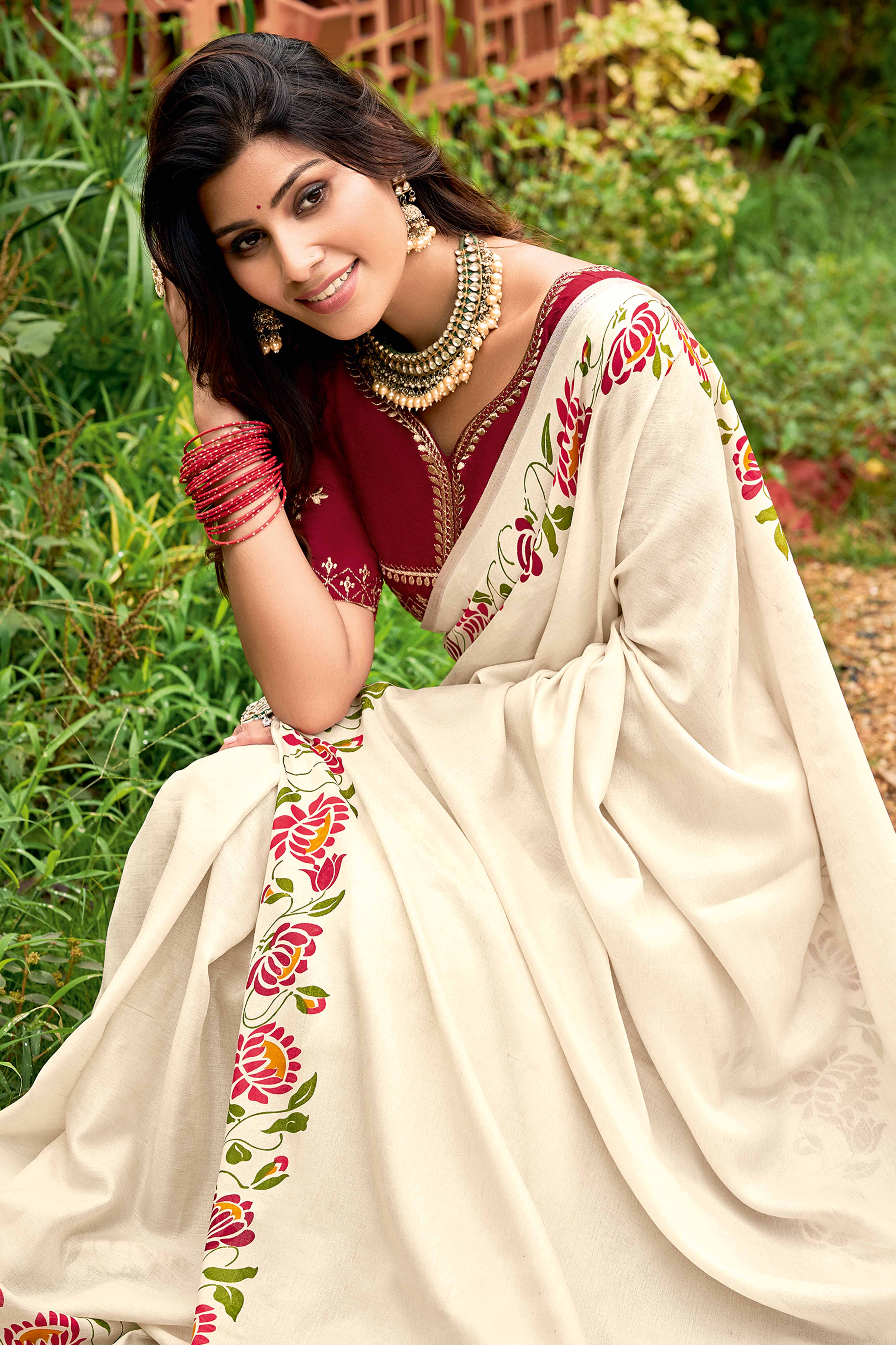 Designer Cream Abstract Printed Cotton Blend Saree