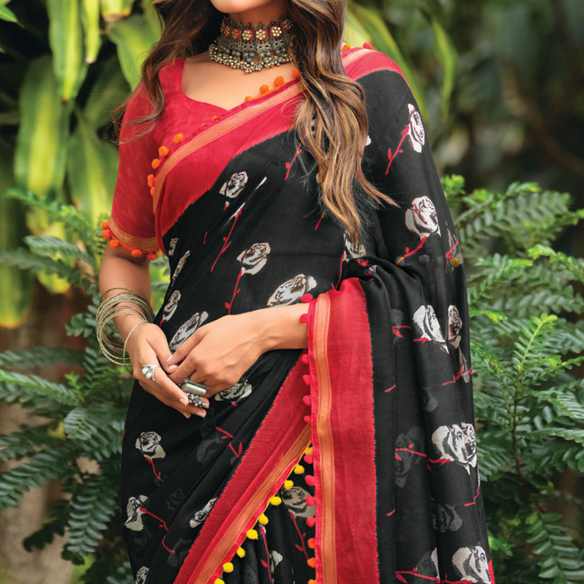 Black Floral Printed Cotton Blend Saree With Pumpum Lace