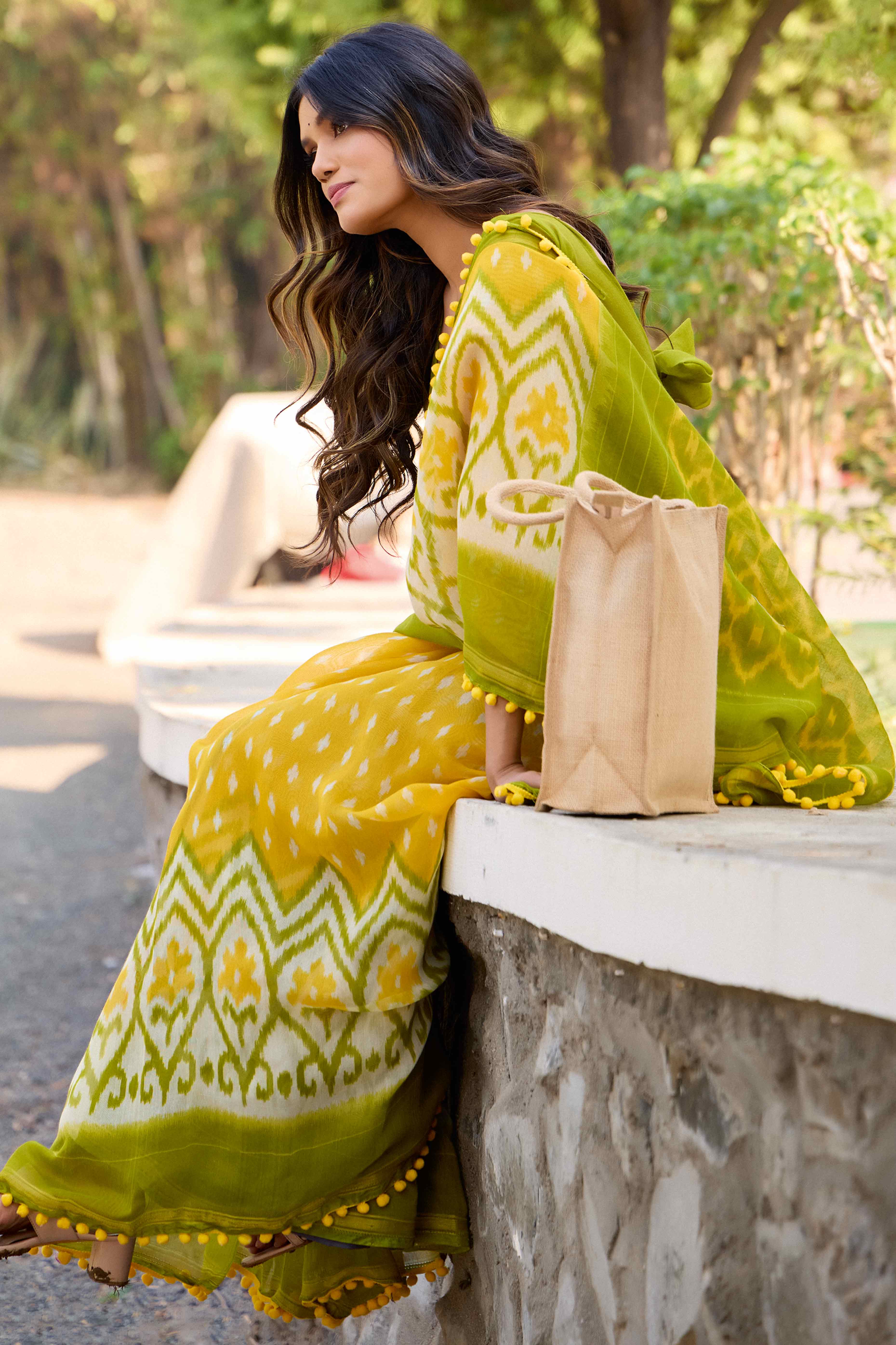 Yellow Printed Cotton Blend Saree With Pumpum Lace