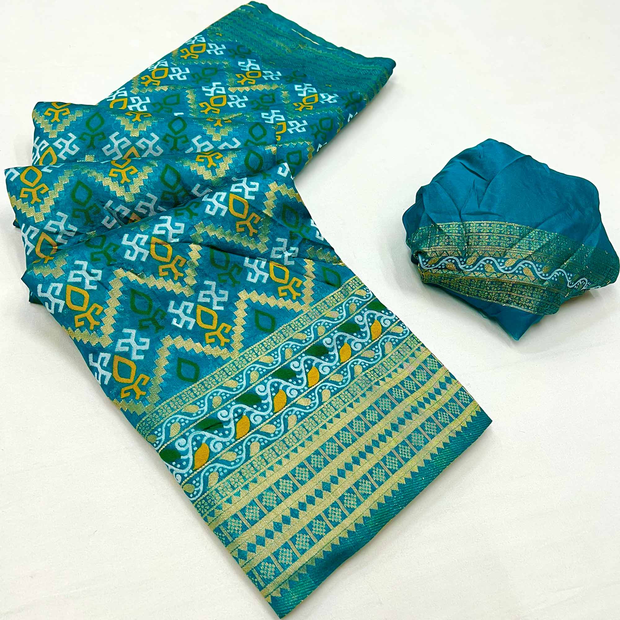 Morpich Woven Art Silk Saree