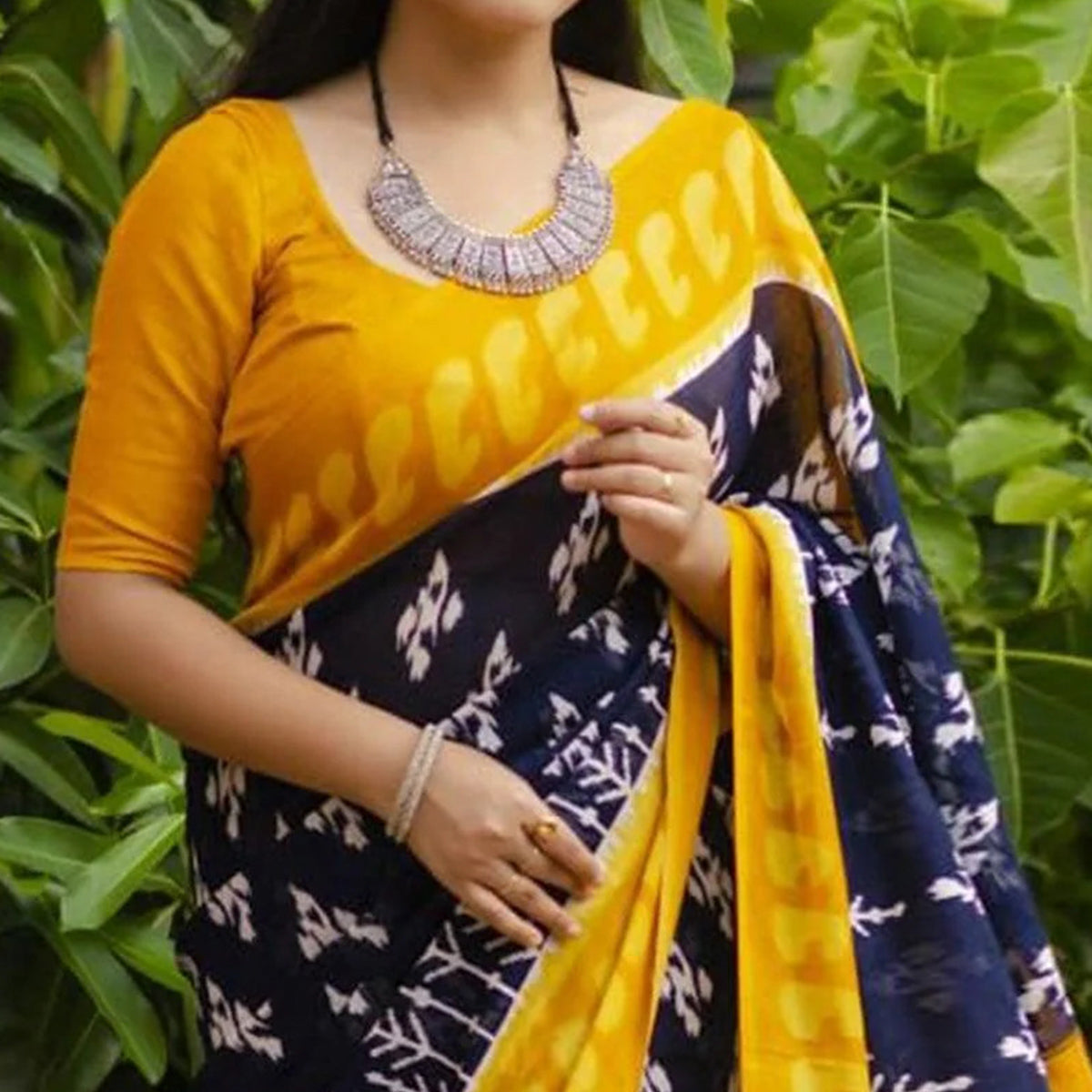 Navy Blue Digital Printed Linen Saree With Tassels