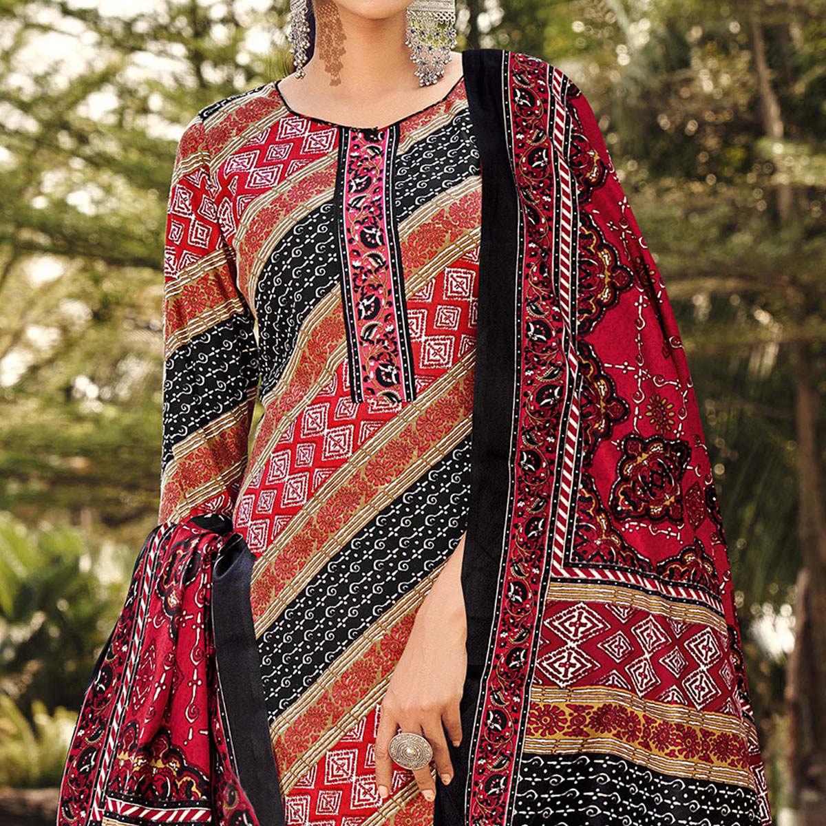 Multicolor Printed Pashmina Suit