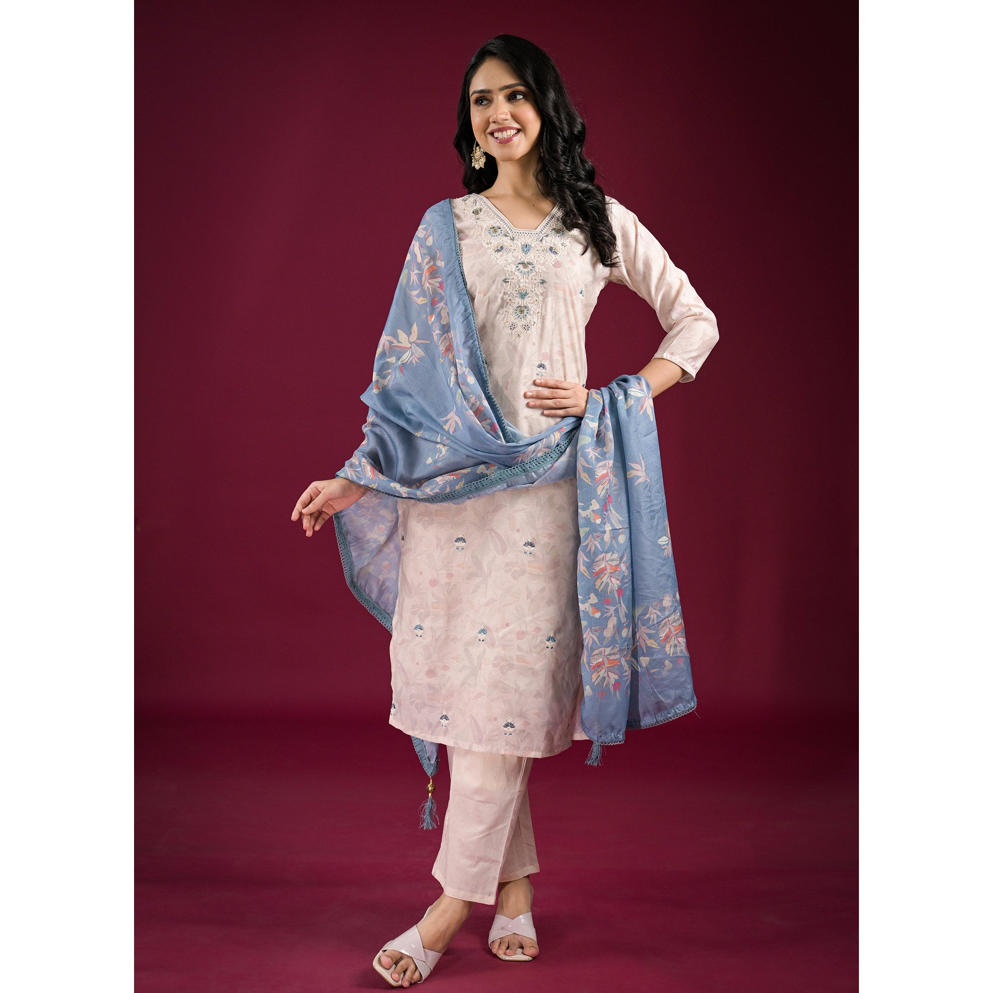 Linen White Floral Embroidered Chanderi Silk Salwar Suit