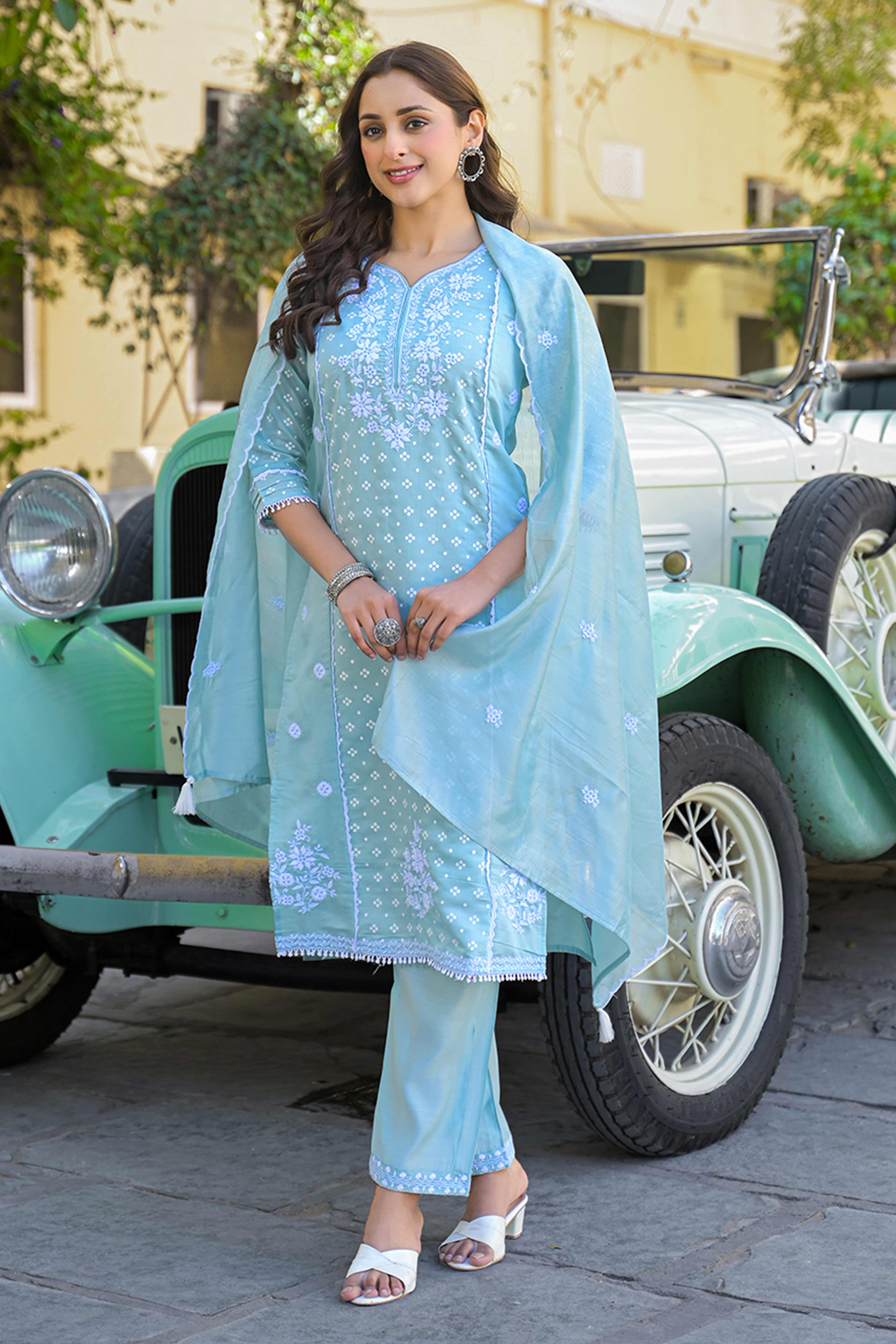 Turquoise Floral Embroidered Chanderi Silk Straight Salwar Suit