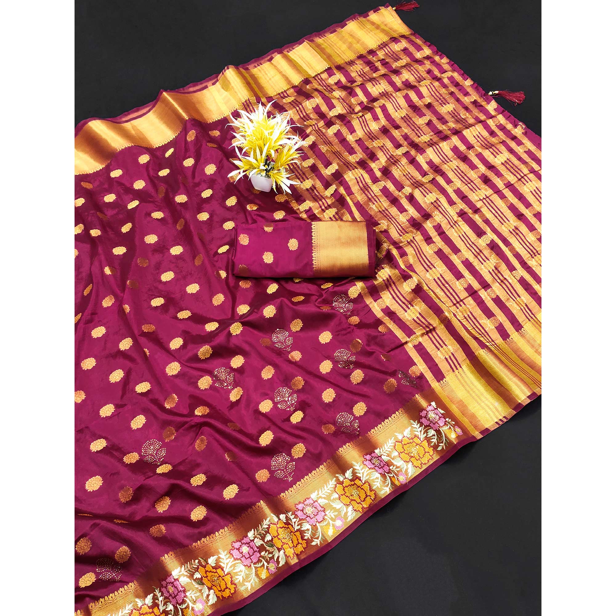 Magenta Zari Woven Jacquard Saree With Embroidery Border