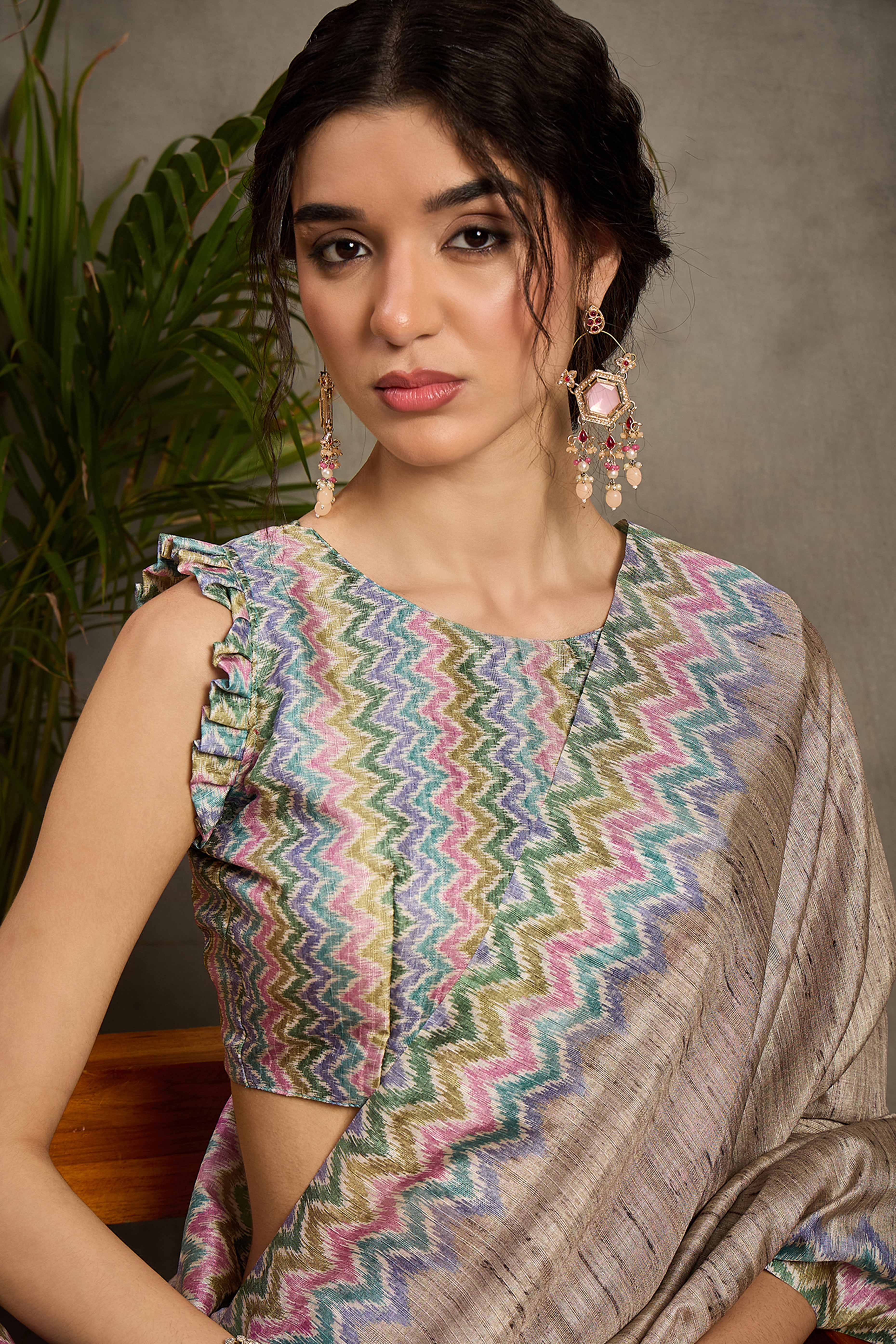 Beige Cotton Silk Handloom Saree Featuring Traditional Woven Patterns